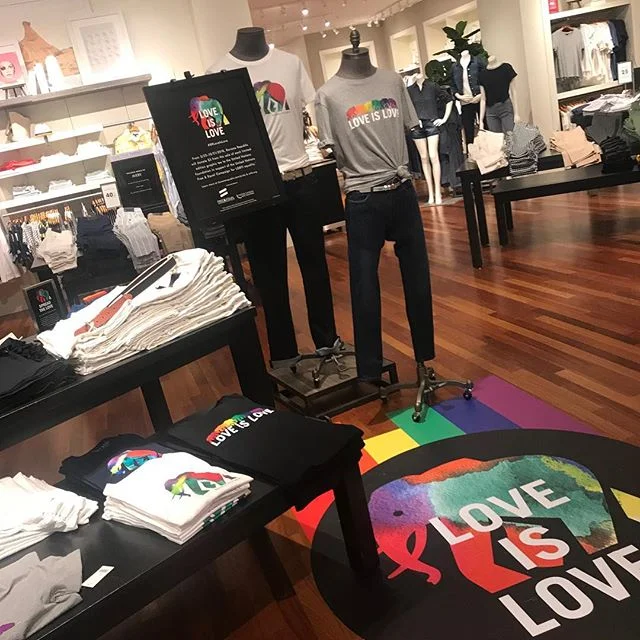 @bananarepublic celebrating Pride month.... #loveislove #bananarepublic .
.
.
.
.
#prideforall #prideparade #prideseason #lgbt #lgbtqia #gaypride #pride #disneygaydays #lovewins #equality #loveislove #nycpride #lapride #chicagopride #miamipride #colu