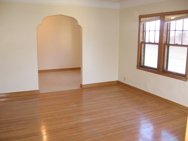 Living room 3.JPG