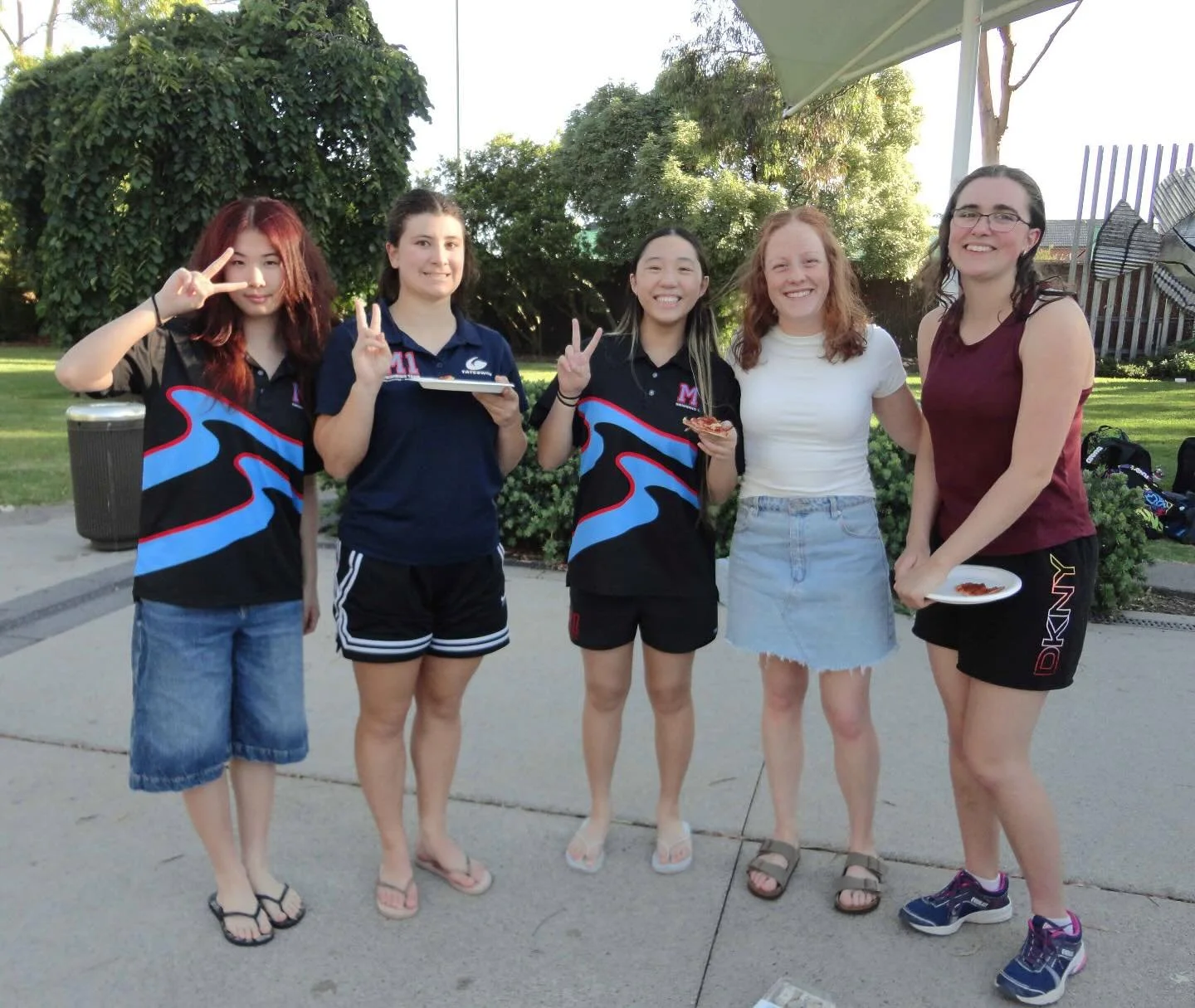 The gals chilling. ✌🏼#swimming #m1swimmingclub #friendsforever❤️ #girlpower #thosewhoexercisetogetherstaytogether