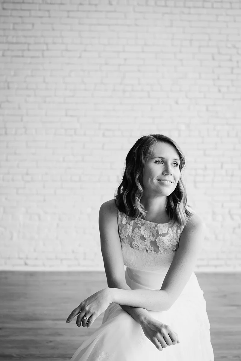 modern austin bridal portrait