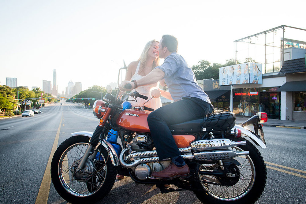 25-Downtown_Austin_Engagement_Photo.jpg