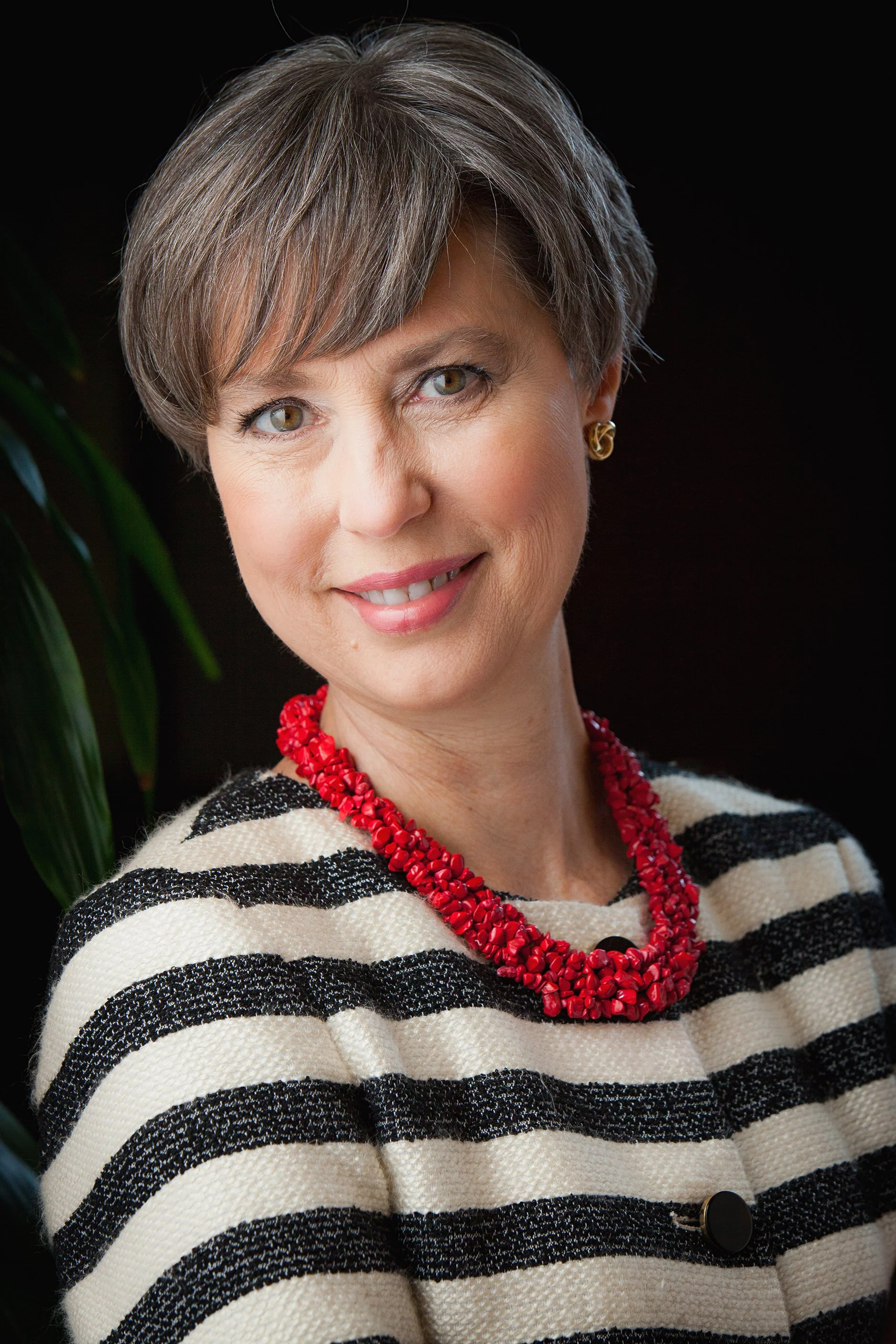 Deirdre_Mendez_Headshot0045.jpg