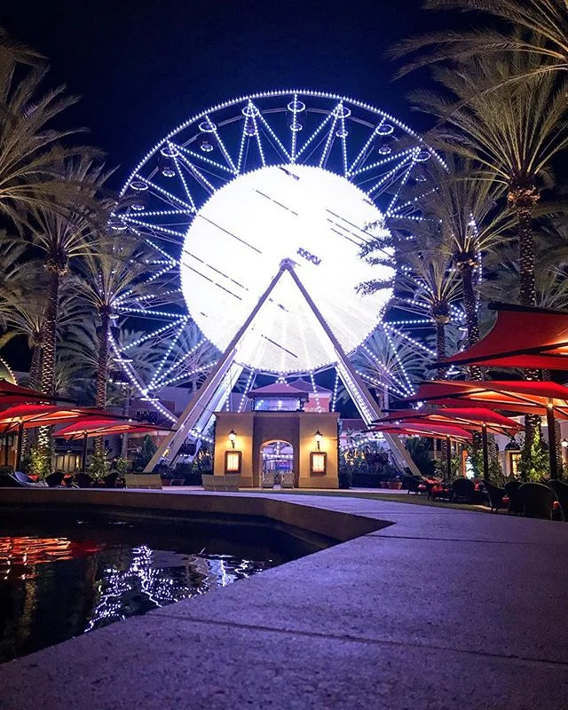 🎡it’s better at night •
•
•
•
• #nordstrom #portrait #caphotographer #beauty #crushtheblack #conquerportraits #jmasonsphoto #california #canon #ocphotographer #orangecounty #iphone8 #tfti_la #lunchtime #conquer_oc #gramslayers #irvine #sunsets #views #irvinespectrumcenter #Bright
