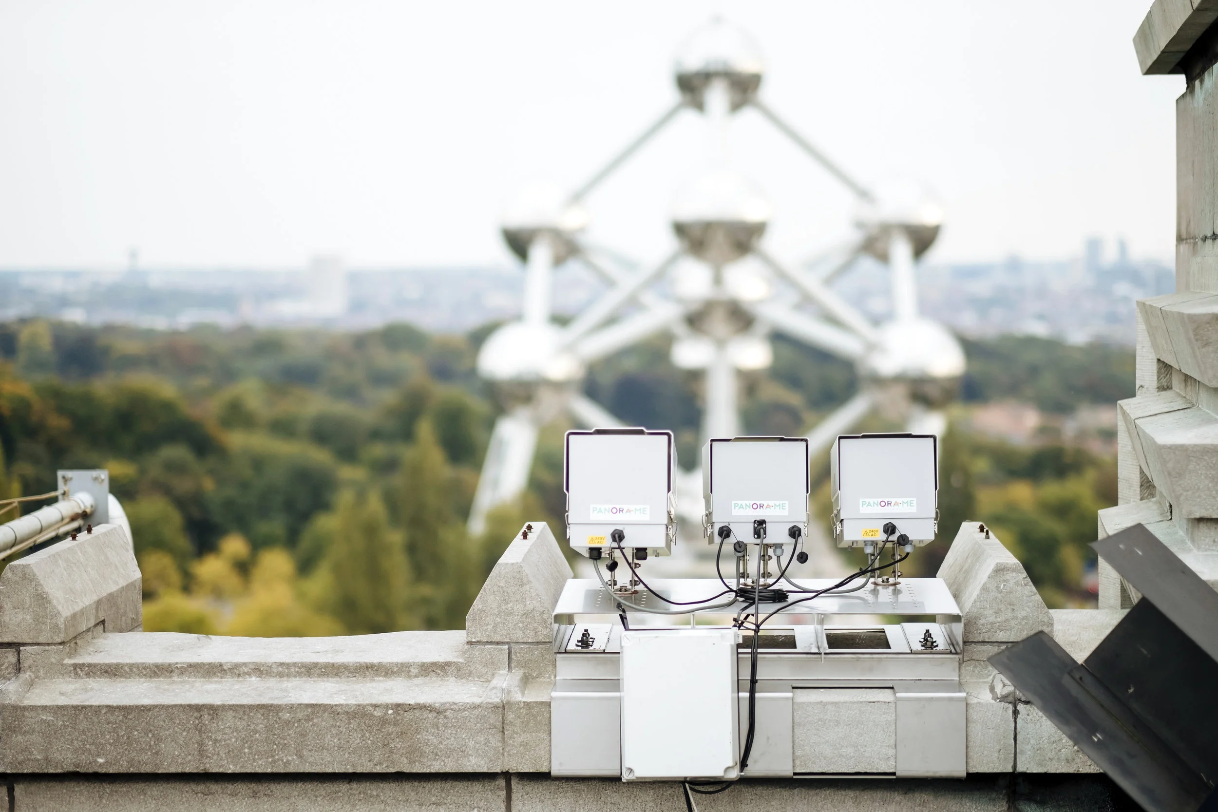 First tests for permanent installation at the Atomium, Brussels!