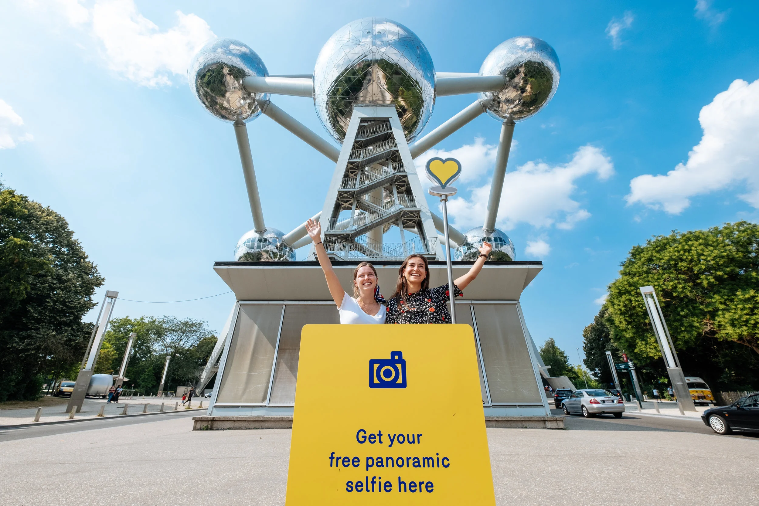 Huge success for the Super Zoom installation at the Atomium