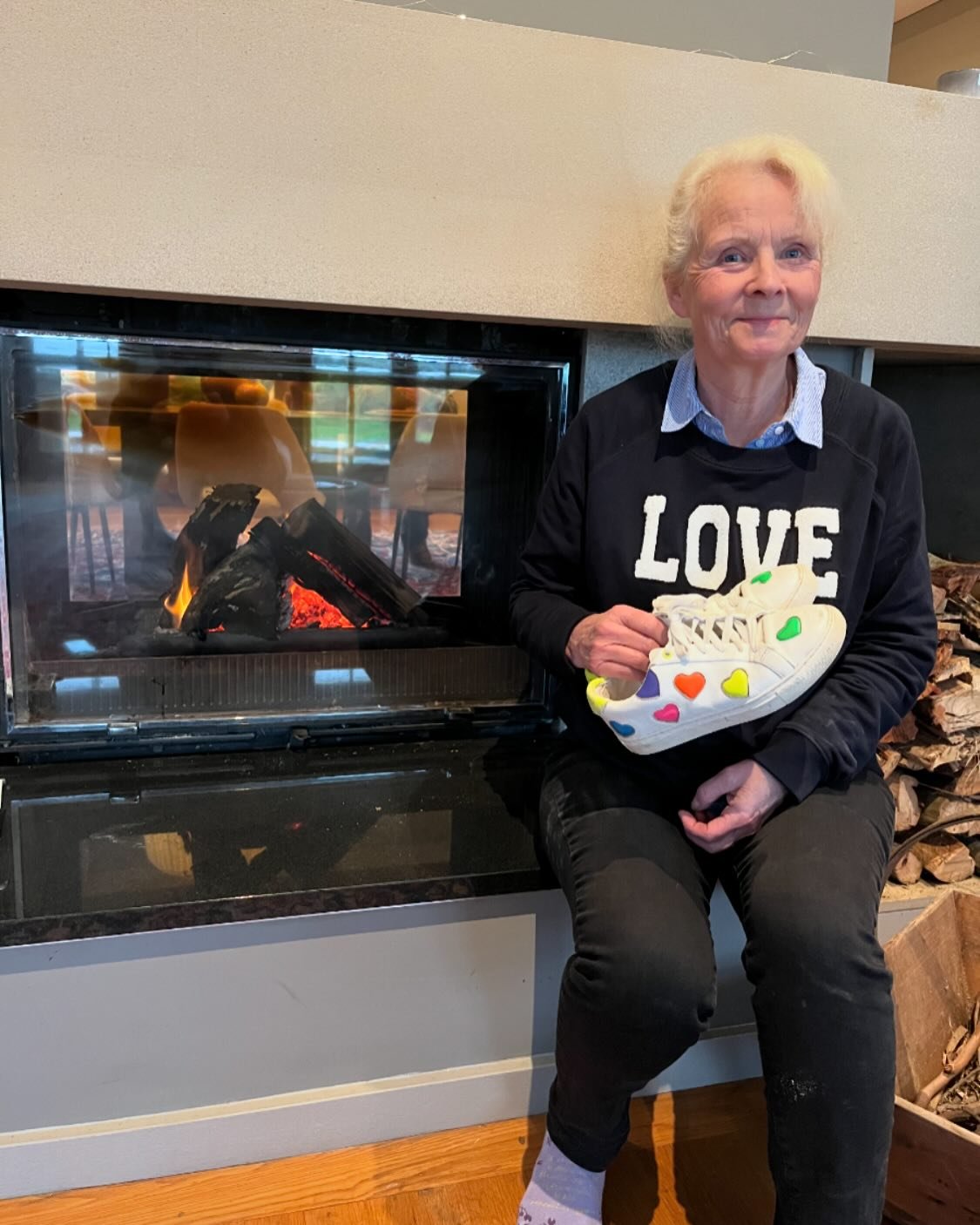 💜 I was about to abandon the fire and brave the rain and then I wondered &hellip; even for a romance author, is wearing Love on your jumper and Hearts on your sneakers over egging the pudding? Then again, the jumper was a gift from my daughter and t