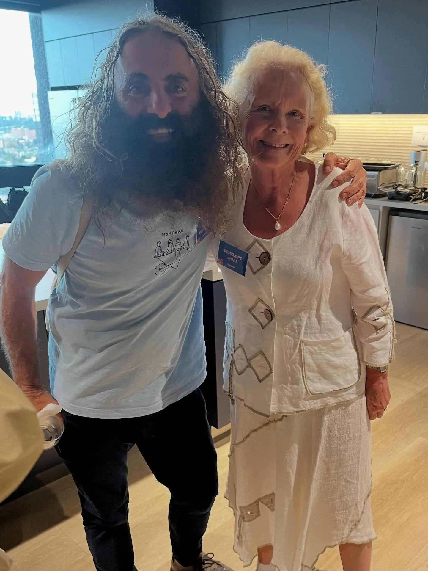 Chatting gardens with Costa Georgiadis at the HarperCollins author day was a fine way to end the second month of Spring 🌸 #outoftheblue