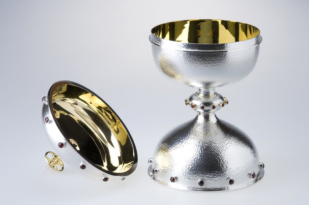 ciborium_lid_off.jpg