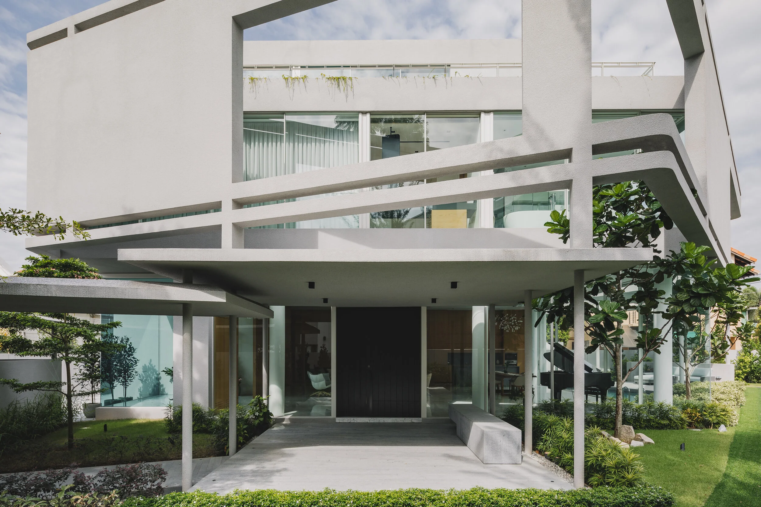Park + Associates - Flying Wall House.