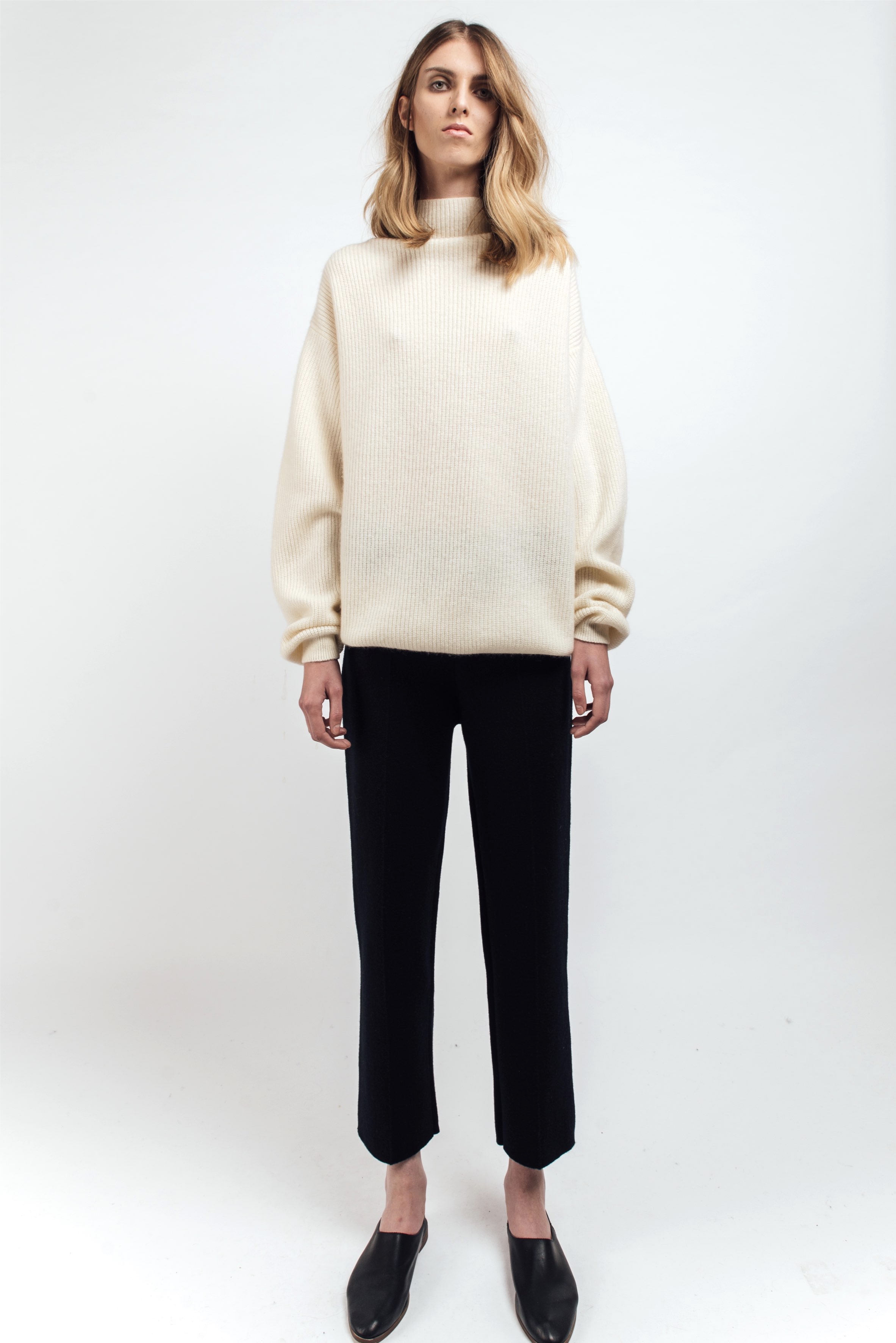 White ribbed cashmere jumper