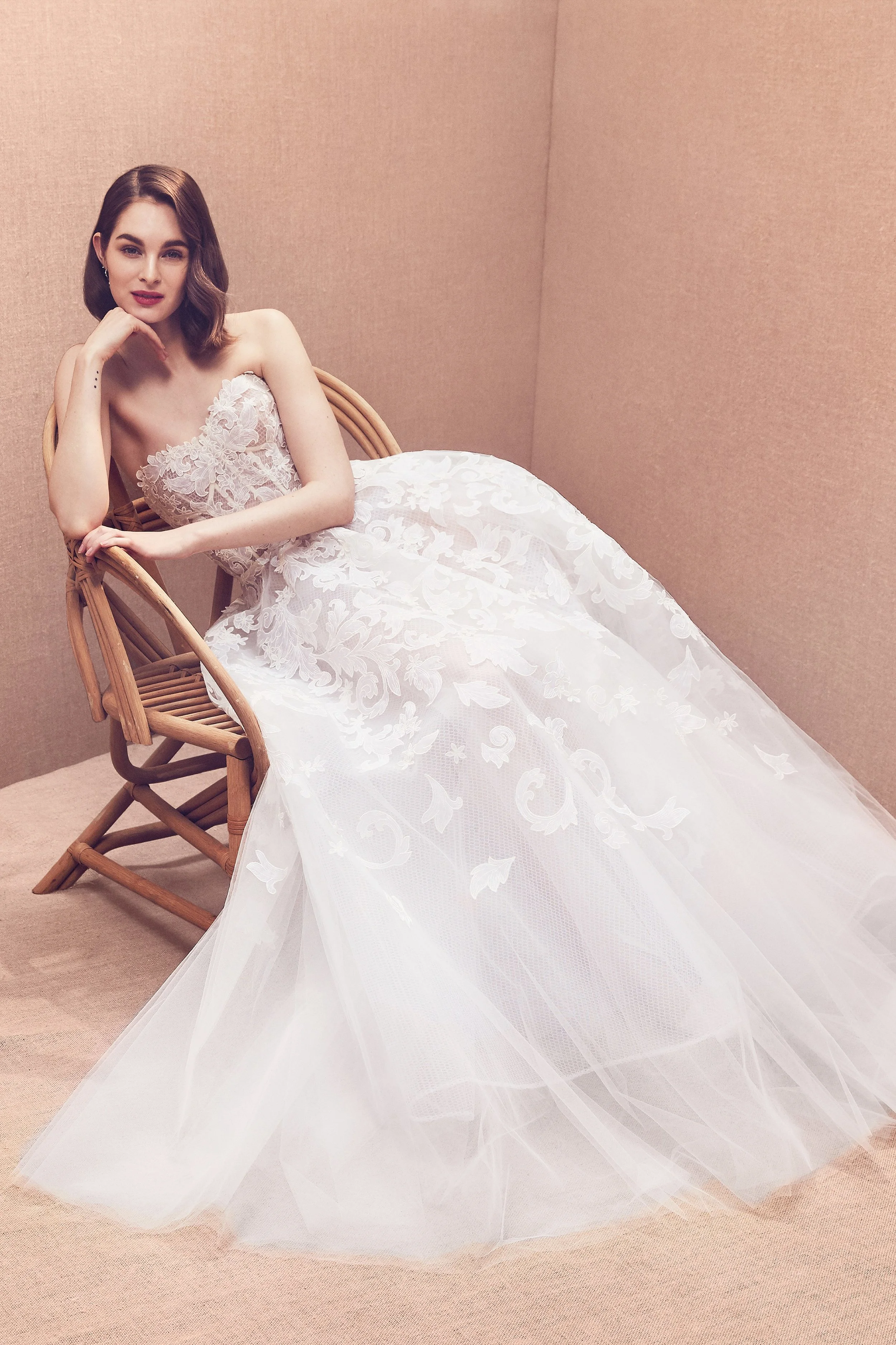 rent oscar de la renta
