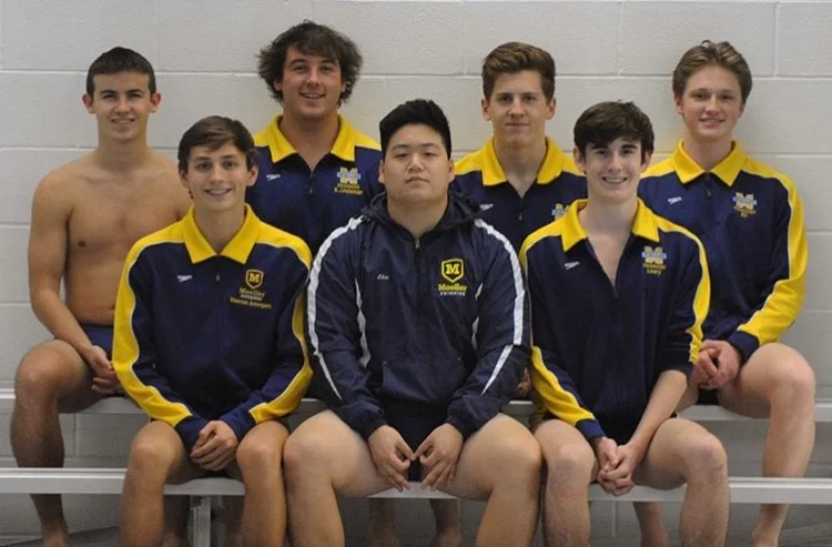 2018’s seniors set up for a picture From: Ben Choi