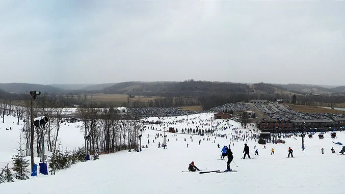 Man vs. Weather: Moeller's Ski Club Braves the Elements in 2019