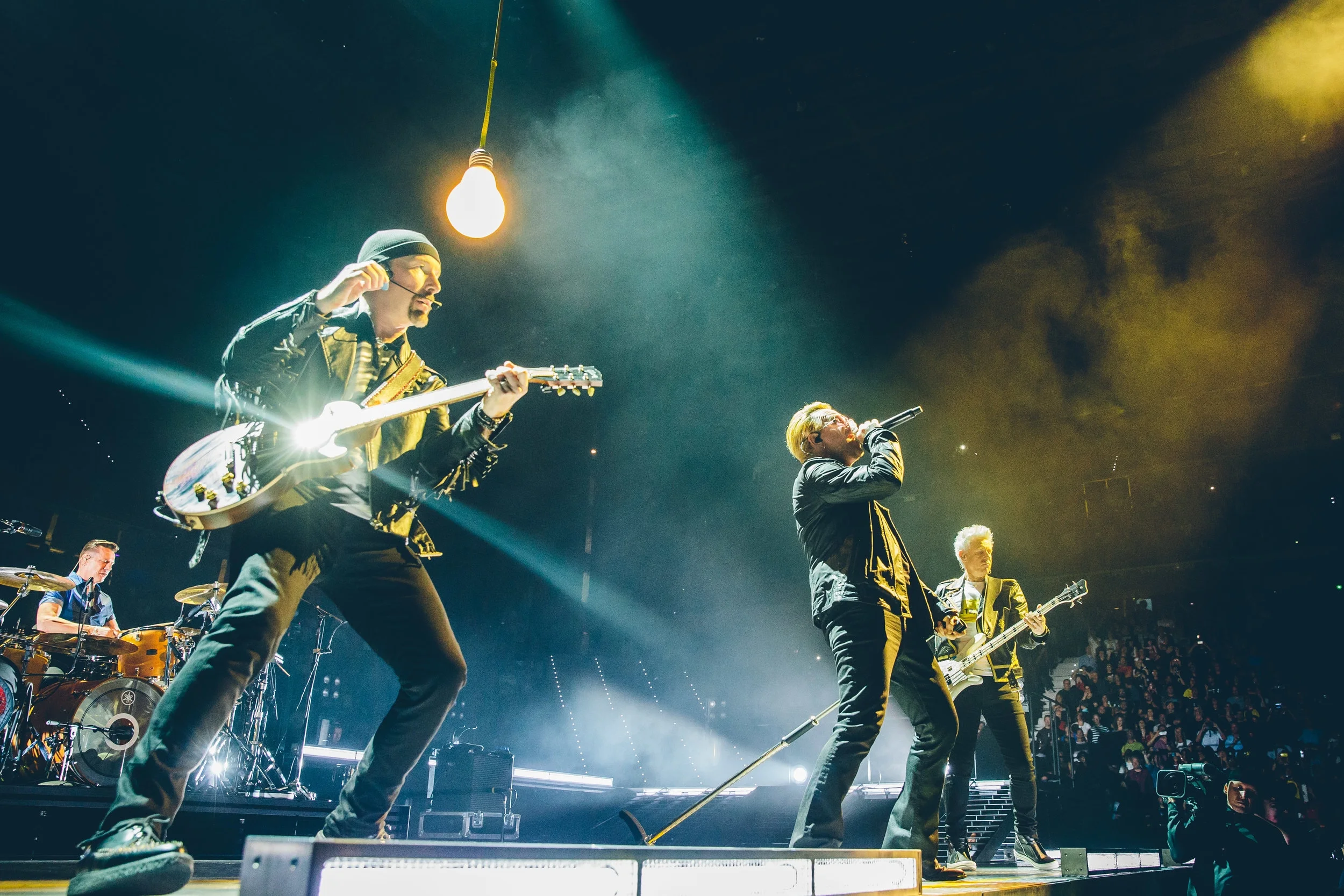 Bandet U2 har hatt samme besetning siden 1976, og omtales i foredraget Trommer & Teamwork.