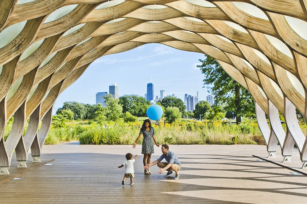 Lincoln Park South Pond Nature Walk Family Session - The Peterson Family