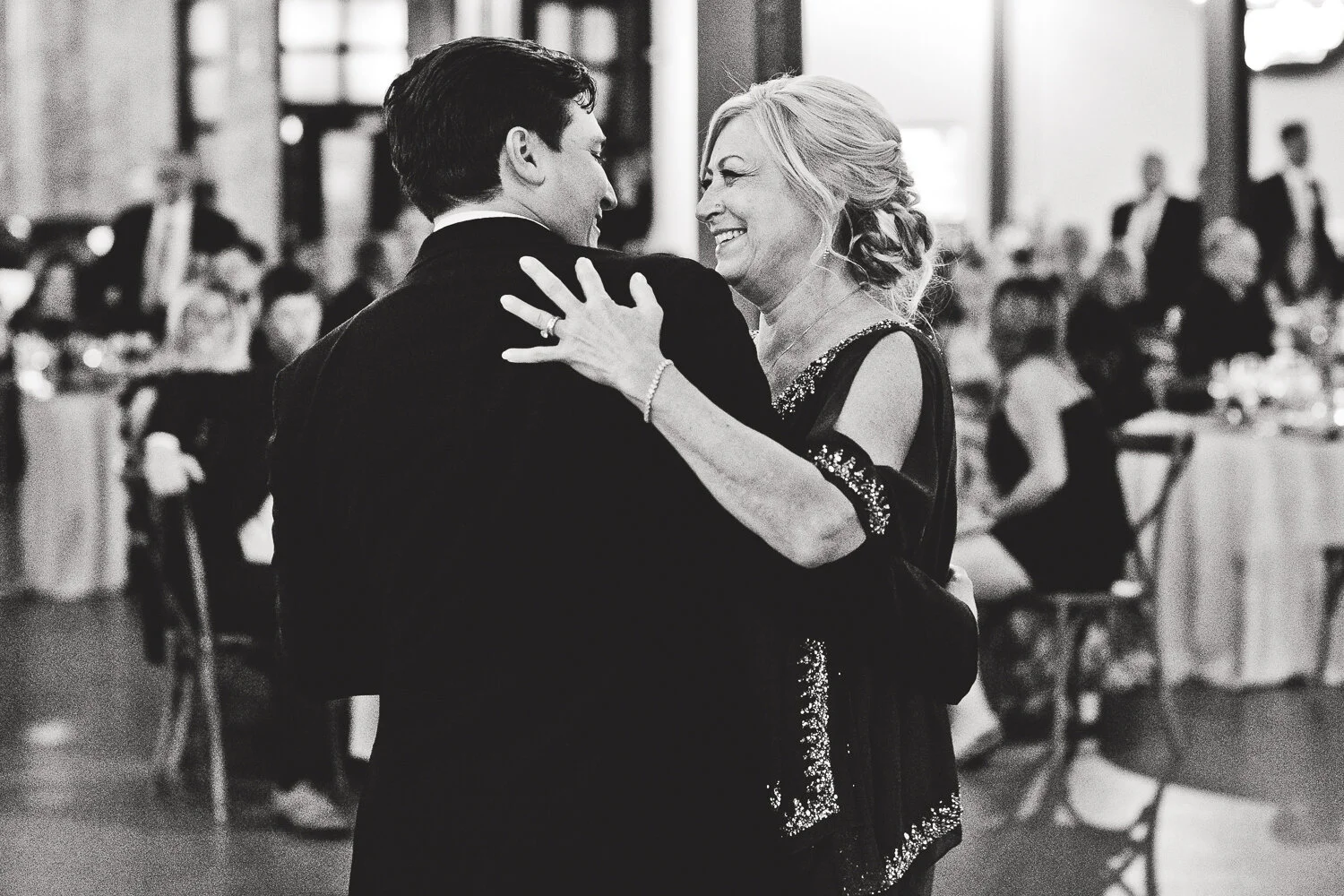 Chicago Wedding Photographers_Ravenswood Event Center_JPP Studios_LN_146.JPG