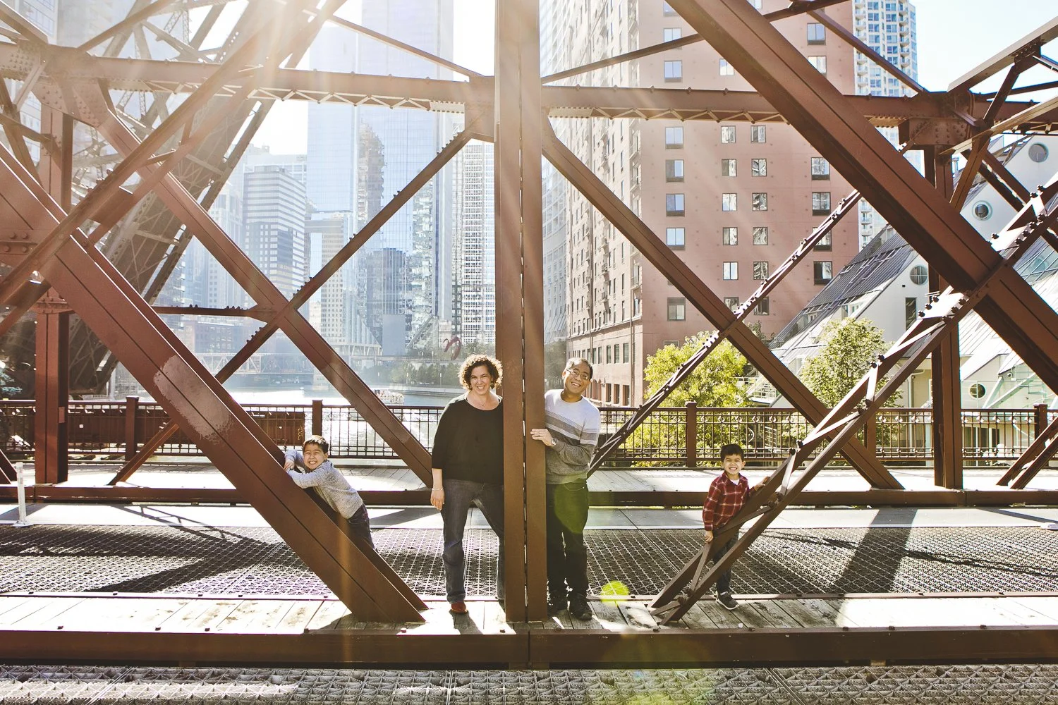 Chicago Family Photographers_Kinzie Bridge_JPP Studios_S_24.JPG