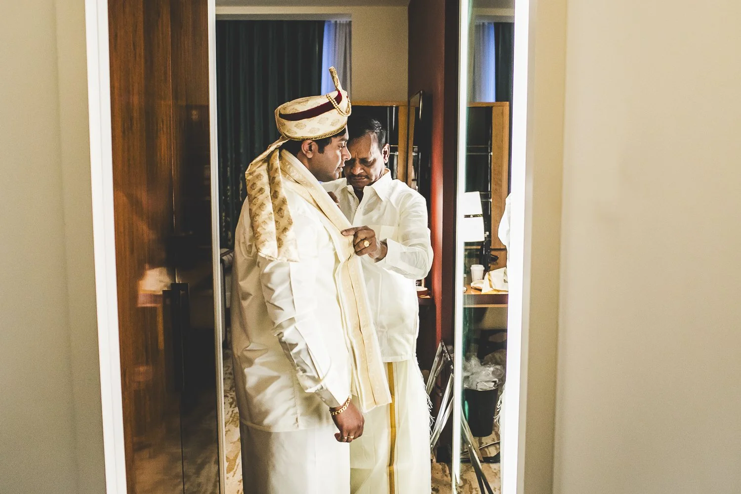 Chicago Indian Wedding Photographer_Hindu Temple Lemont_AK_05.JPG