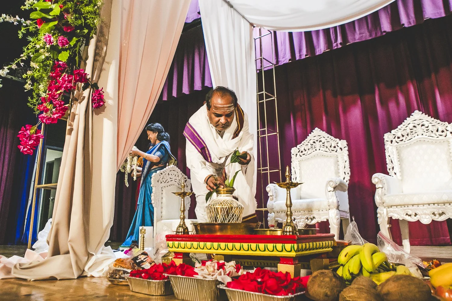 Chicago Indian Wedding Photographer_Hindu Temple Lemont_AK_18.JPG