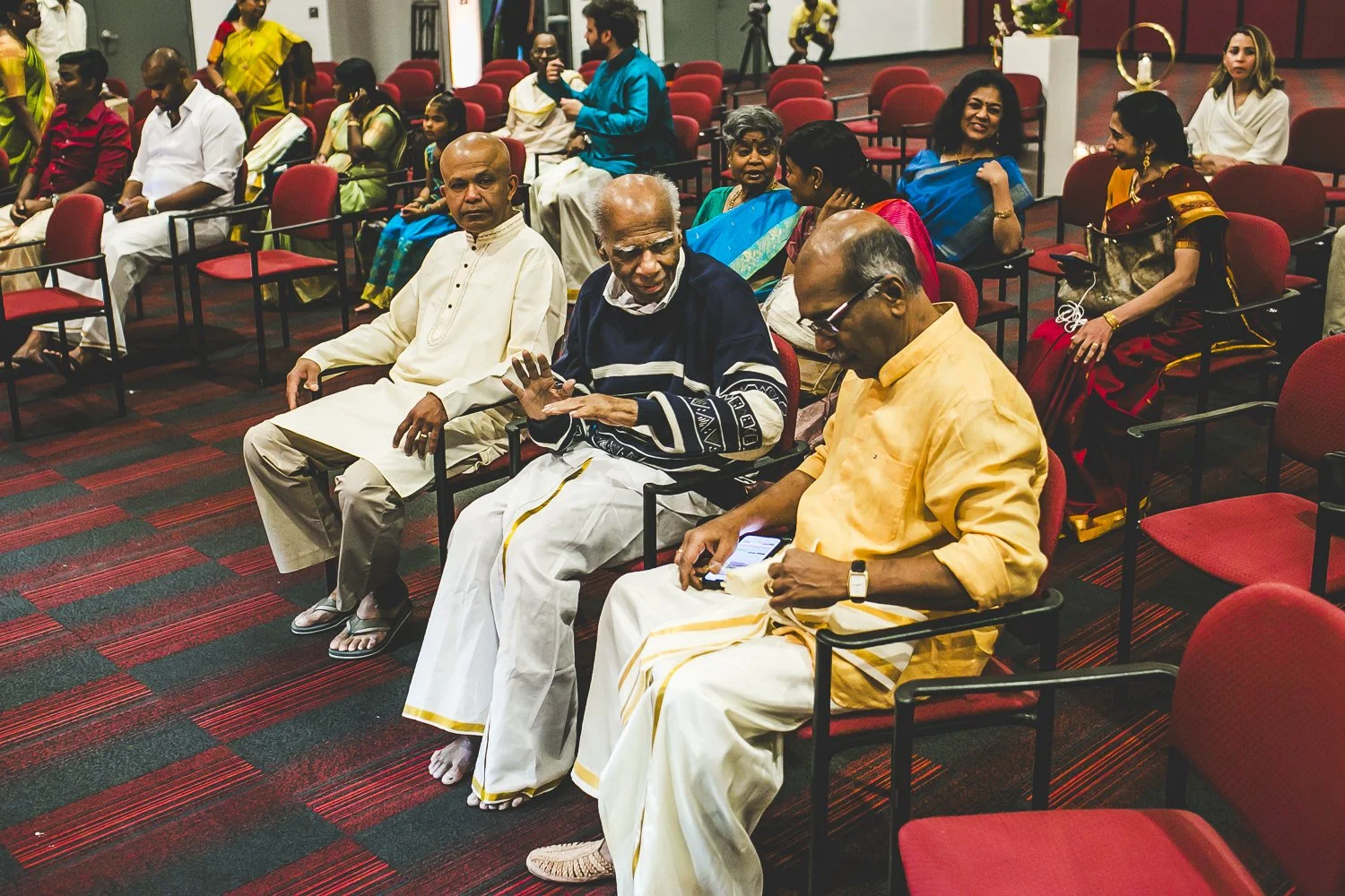 Chicago Indian Wedding Photographer_Hindu Temple Lemont_AK_21.JPG