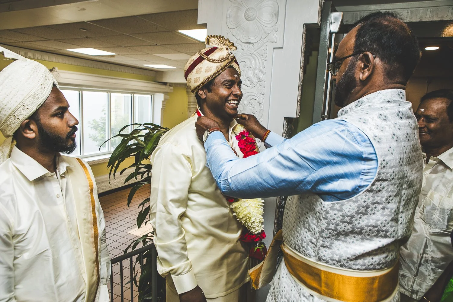 Chicago Indian Wedding Photographer_Hindu Temple Lemont_AK_24.JPG