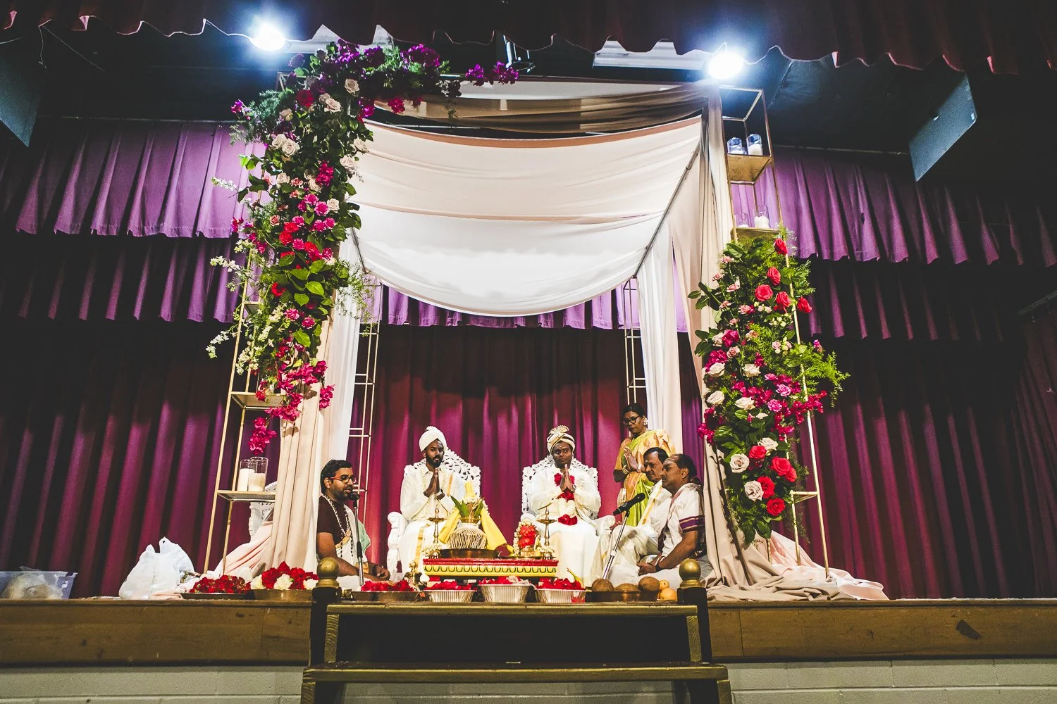 Chicago Indian Wedding Photographer_Hindu Temple Lemont_AK_29.JPG