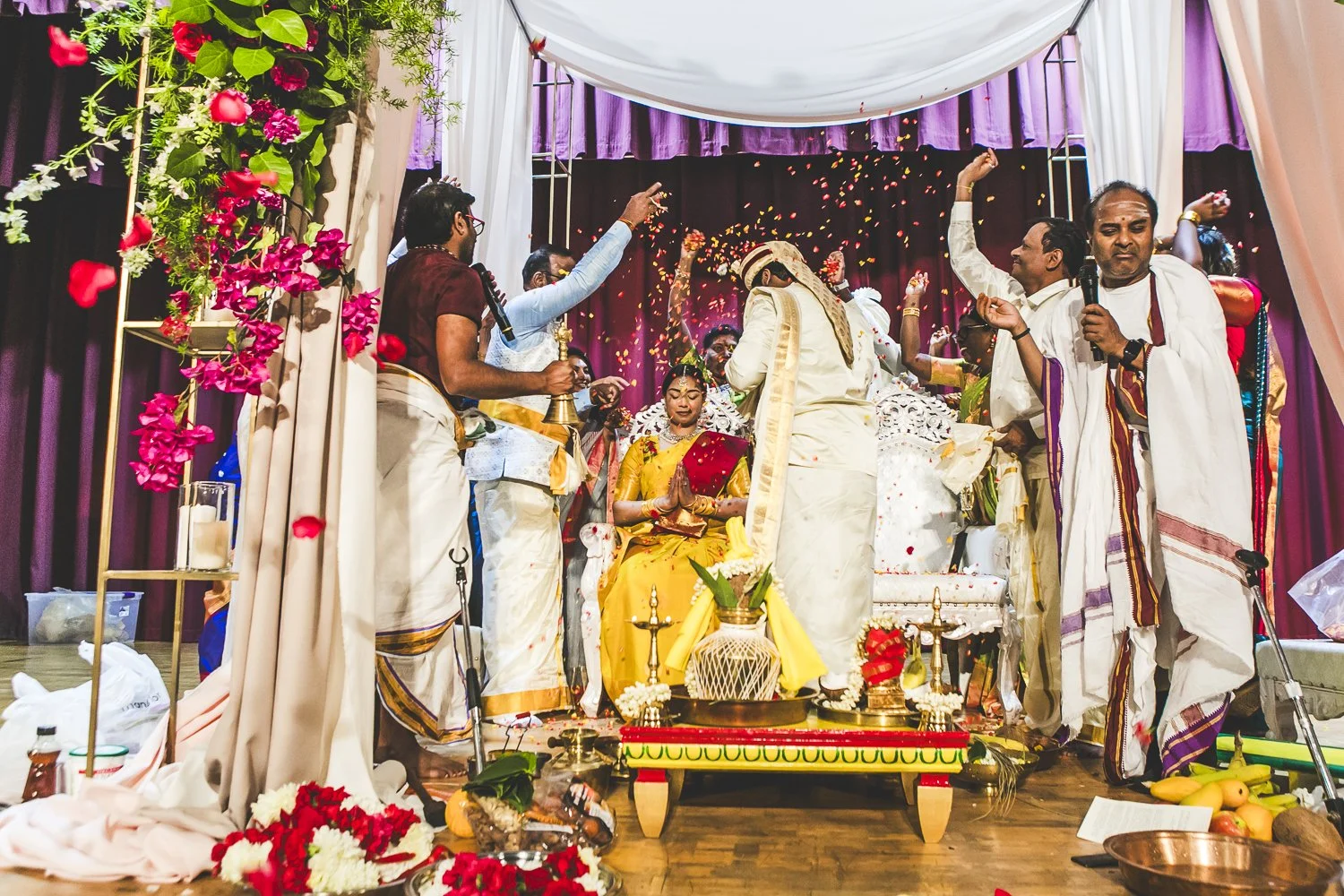 Chicago Indian Wedding Photographer_Hindu Temple Lemont_AK_37.JPG