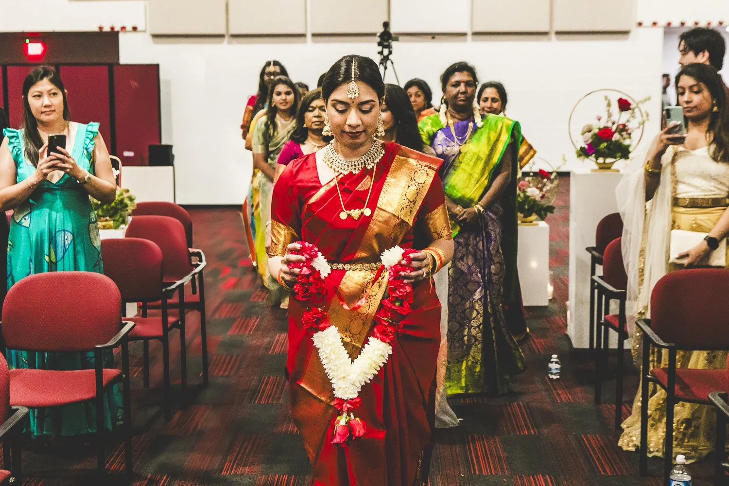 Chicago Indian Wedding Photographer_Hindu Temple Lemont_AK_43.JPG