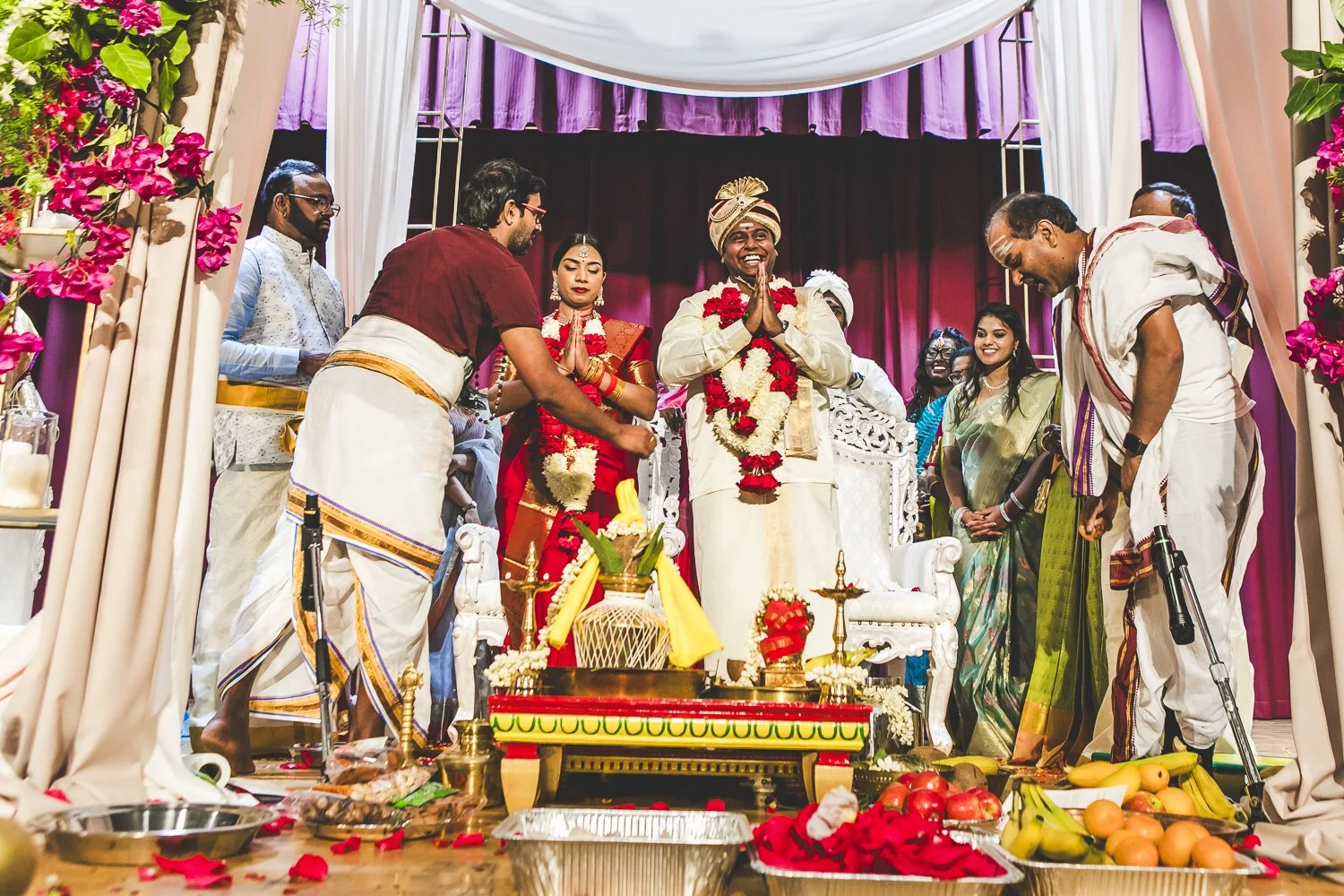 Chicago Indian Wedding Photographer_Hindu Temple Lemont_AK_48.JPG