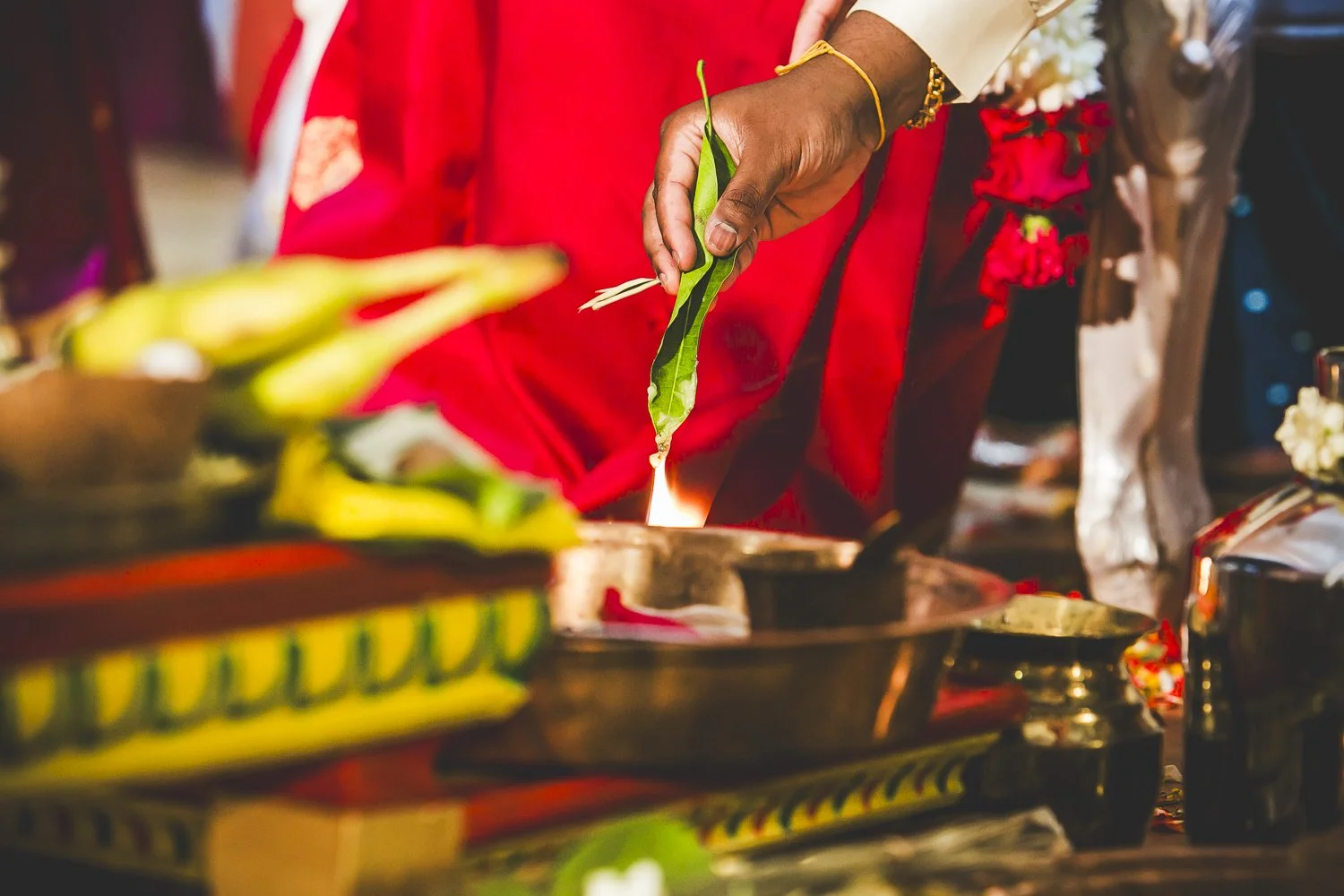 Chicago Indian Wedding Photographer_Hindu Temple Lemont_AK_51.JPG
