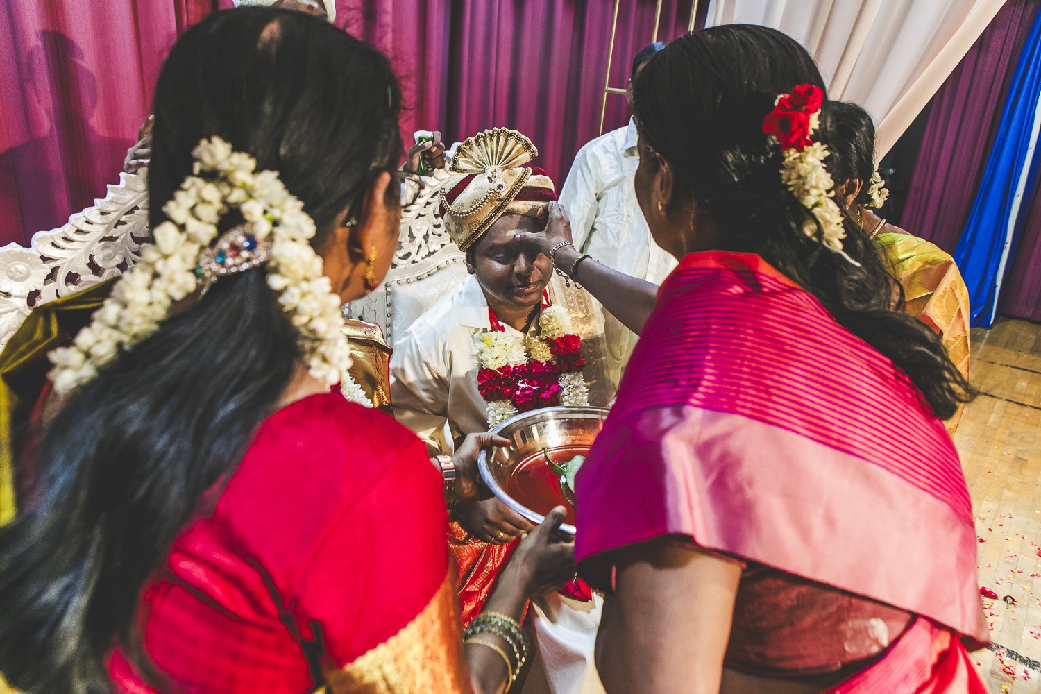 Chicago Indian Wedding Photographer_Hindu Temple Lemont_AK_64.JPG