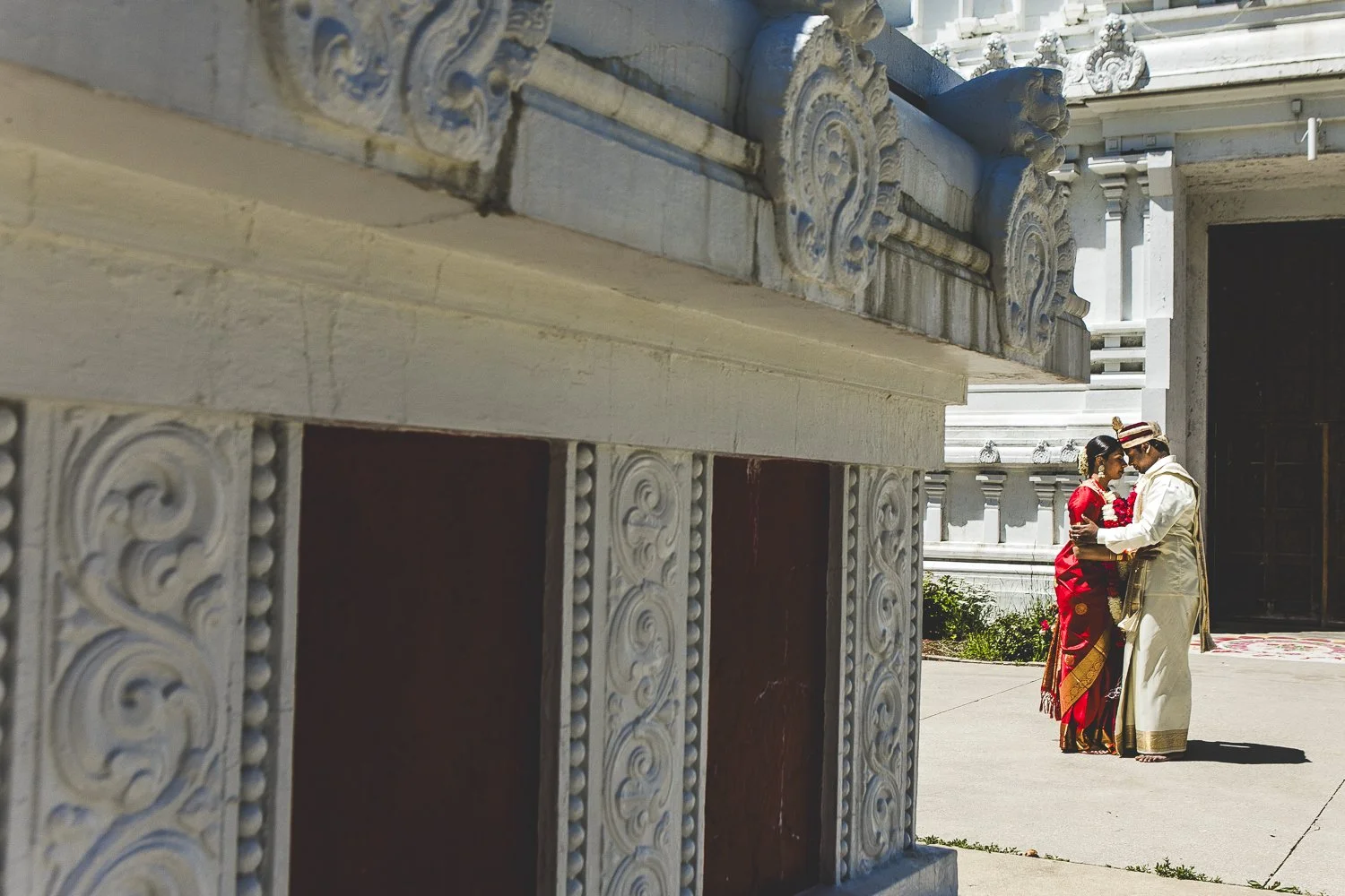 Chicago Indian Wedding Photographer_Hindu Temple Lemont_AK_75.JPG