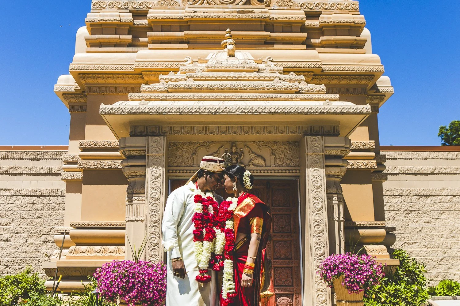 Chicago Indian Wedding Photographer_Hindu Temple Lemont_AK_77.JPG