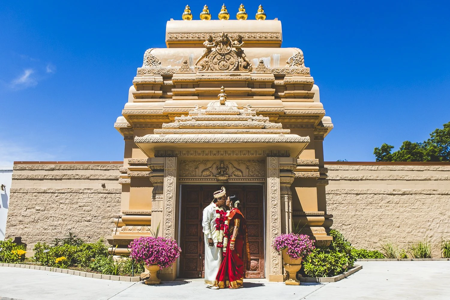 Chicago Indian Wedding Photographer_Hindu Temple Lemont_AK_78.JPG