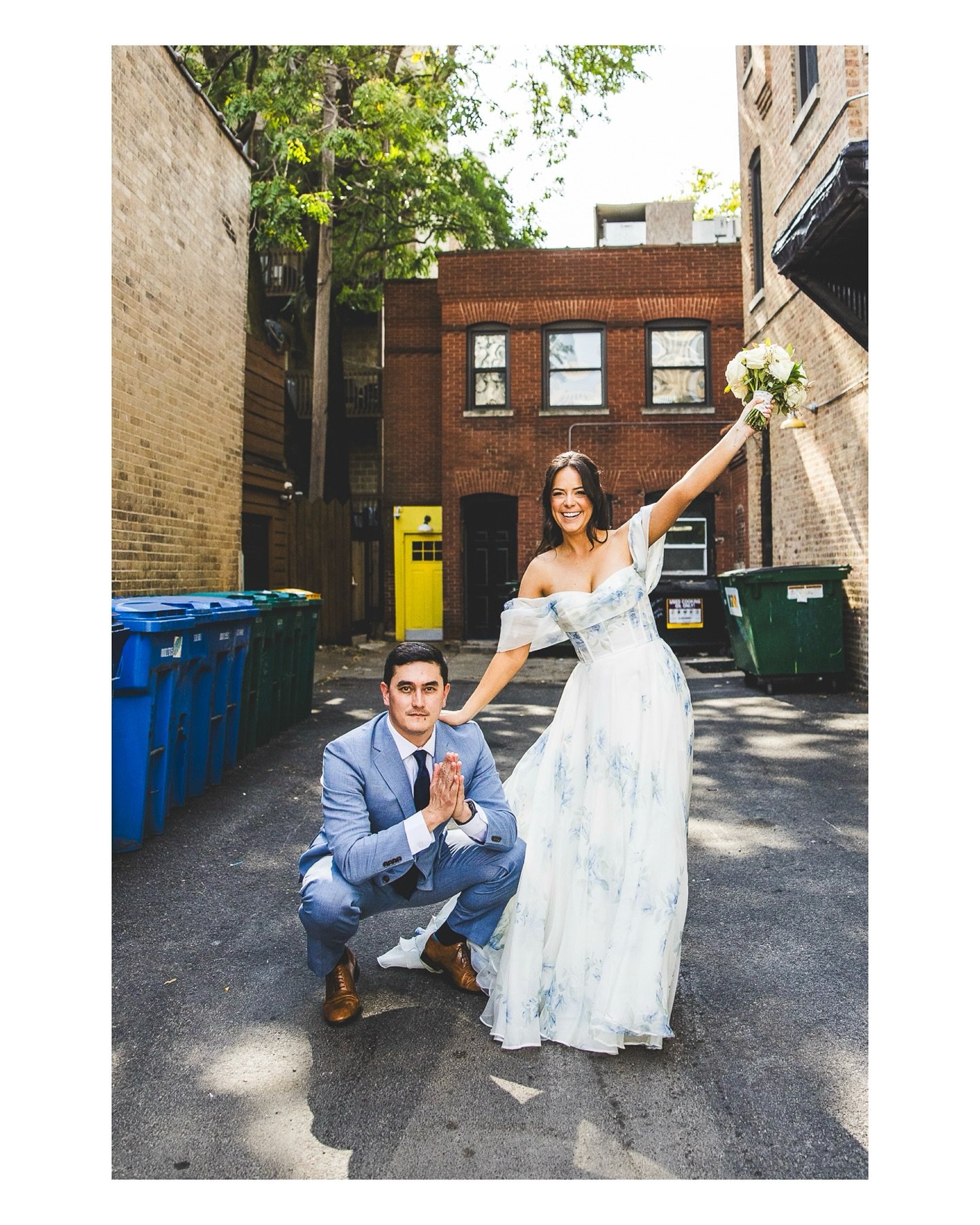 Mallory &amp; Albert: total legends 💯
..
..
#chicagoweddingphotographer #weddingportraits #brideandgroomphotos #chicagowedding #lincolnparkchicago #southpondchicago #hotellincolnchicago