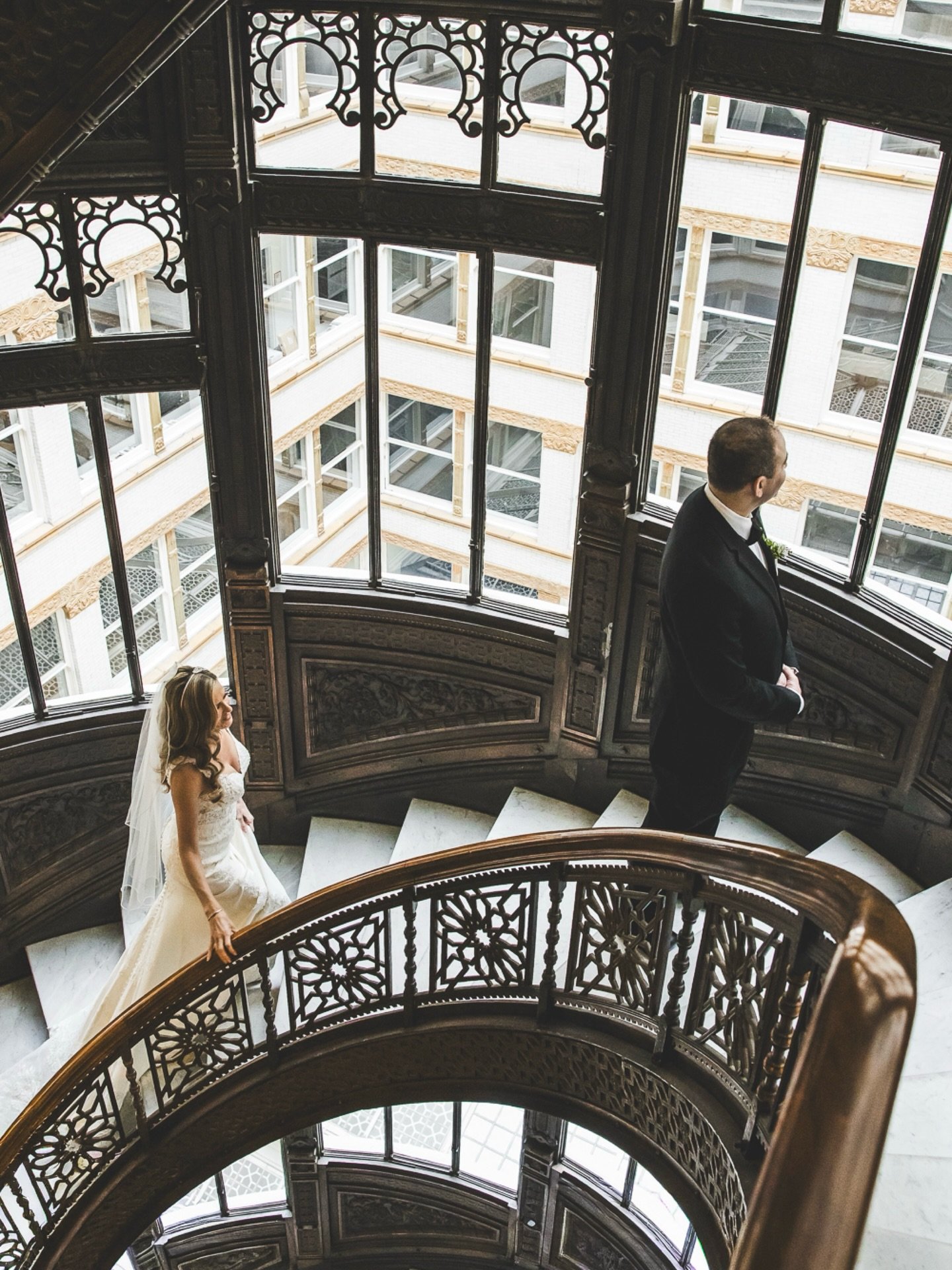 First Look &amp; Portraits w J&amp;R 📸
@therookerybuilding 
@milestonemavens 
@martinalianabridal 
@makeupwithmeg 
@bridesbynina 
..
..
#chicagoweddingphotographer #chicagowedding #therookerybuilding #weddingparty #weddingportraits