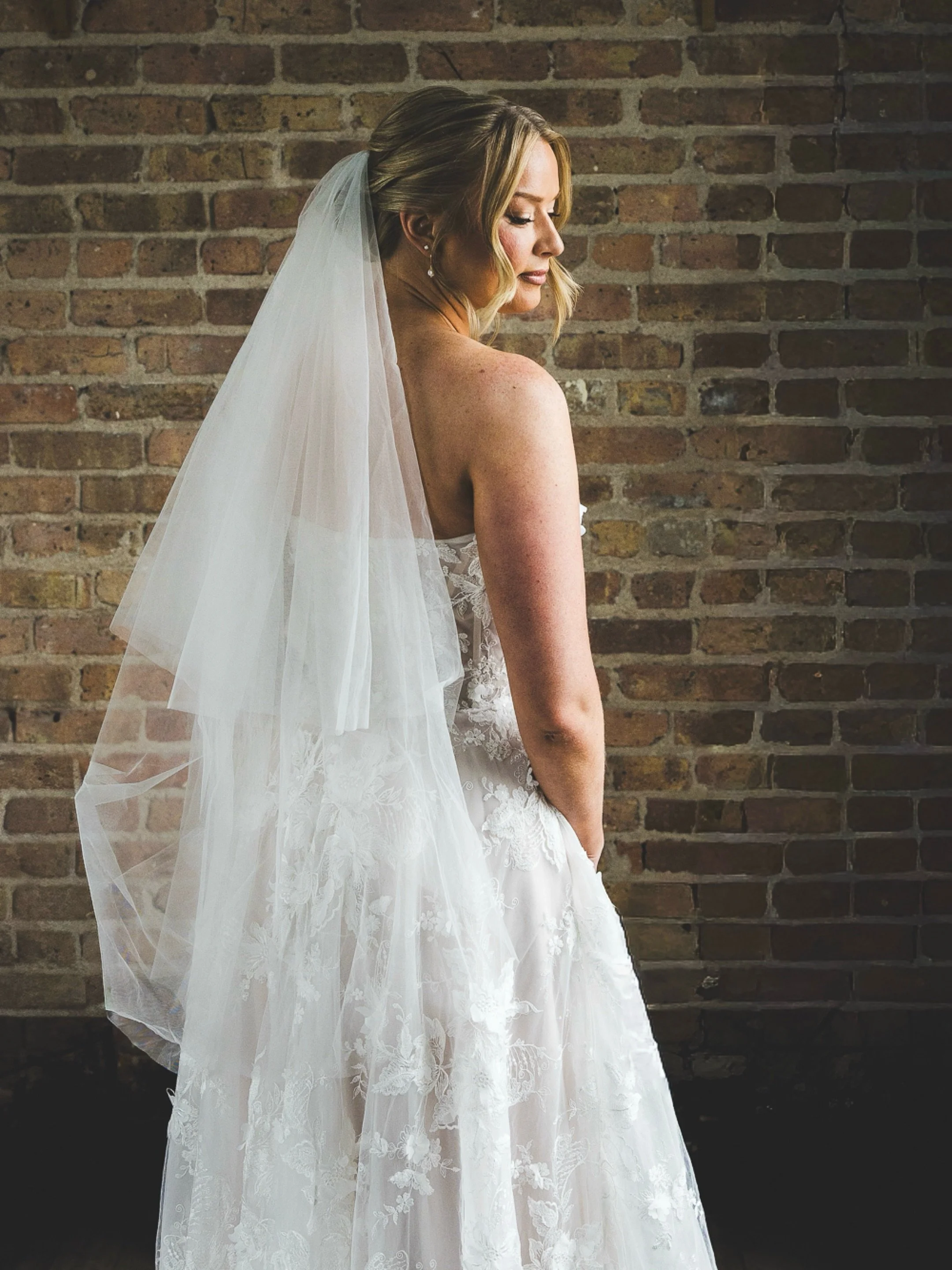 Some getting ready moments of Katie &amp; Mike&rsquo;s wedding at the @waldenchicago 🔥🔥🔥

Venue: @waldenchicago 
Planner: @walden_ally 
Dress: @emmaandgracebridal.denver 
Hair/mua: @rarebirdbeauties 
Florist: @studio__poppy 
@kvwhatsdasitch 
@mvir