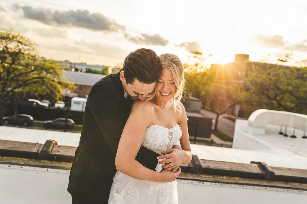 A perfect dusk sunset 🌅

@waldenchicago 
@walden_ally 
@studio__poppy 
@rarebirdbeauties 
@emmaandgracebridal.denver 
..
..
#chicagoweddingphotographer #chicagowedding #sunsetgram #brideandgroomphotos #goldenhour