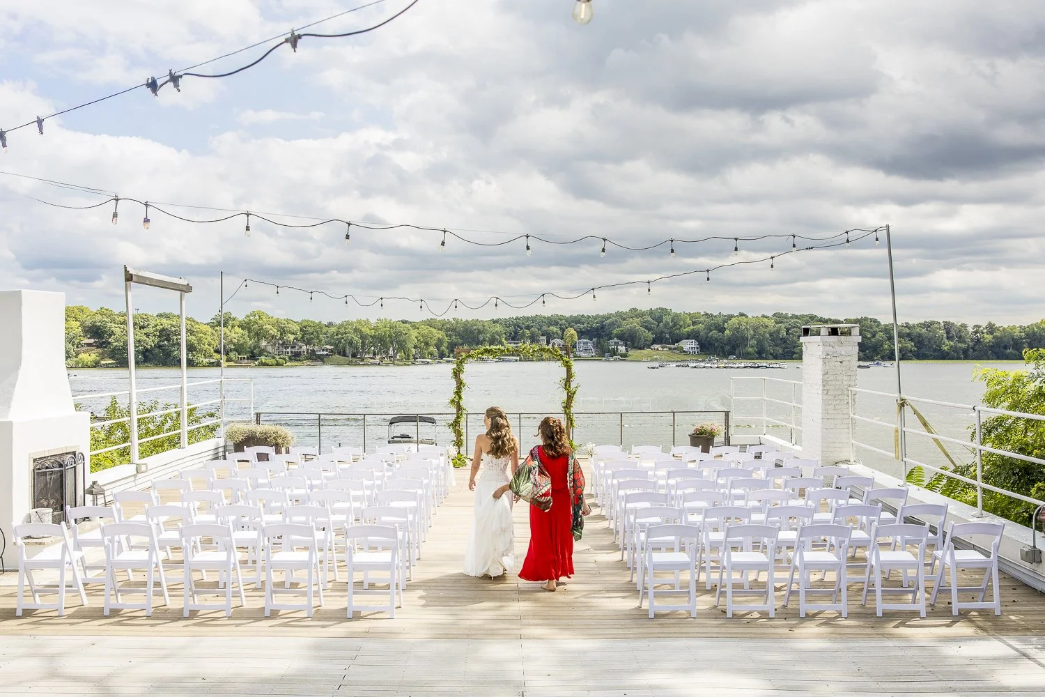 The Magic of the Unscripted: A Guide to Documentary Wedding Photography
