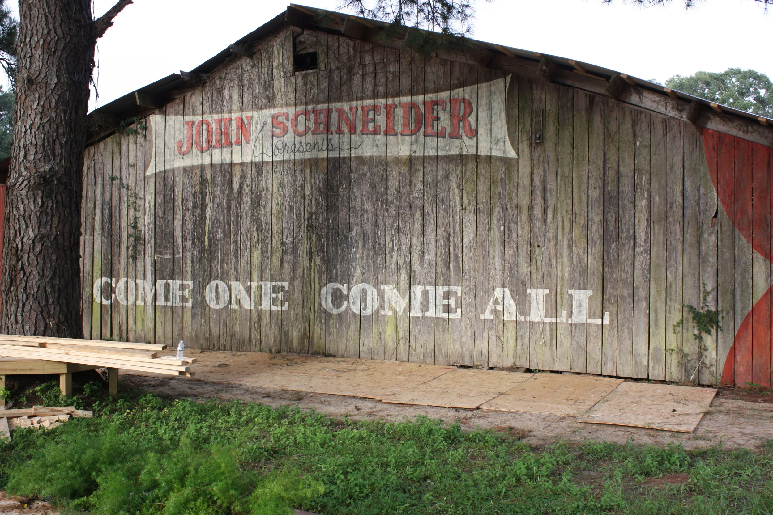 "John Schneider Presents" 