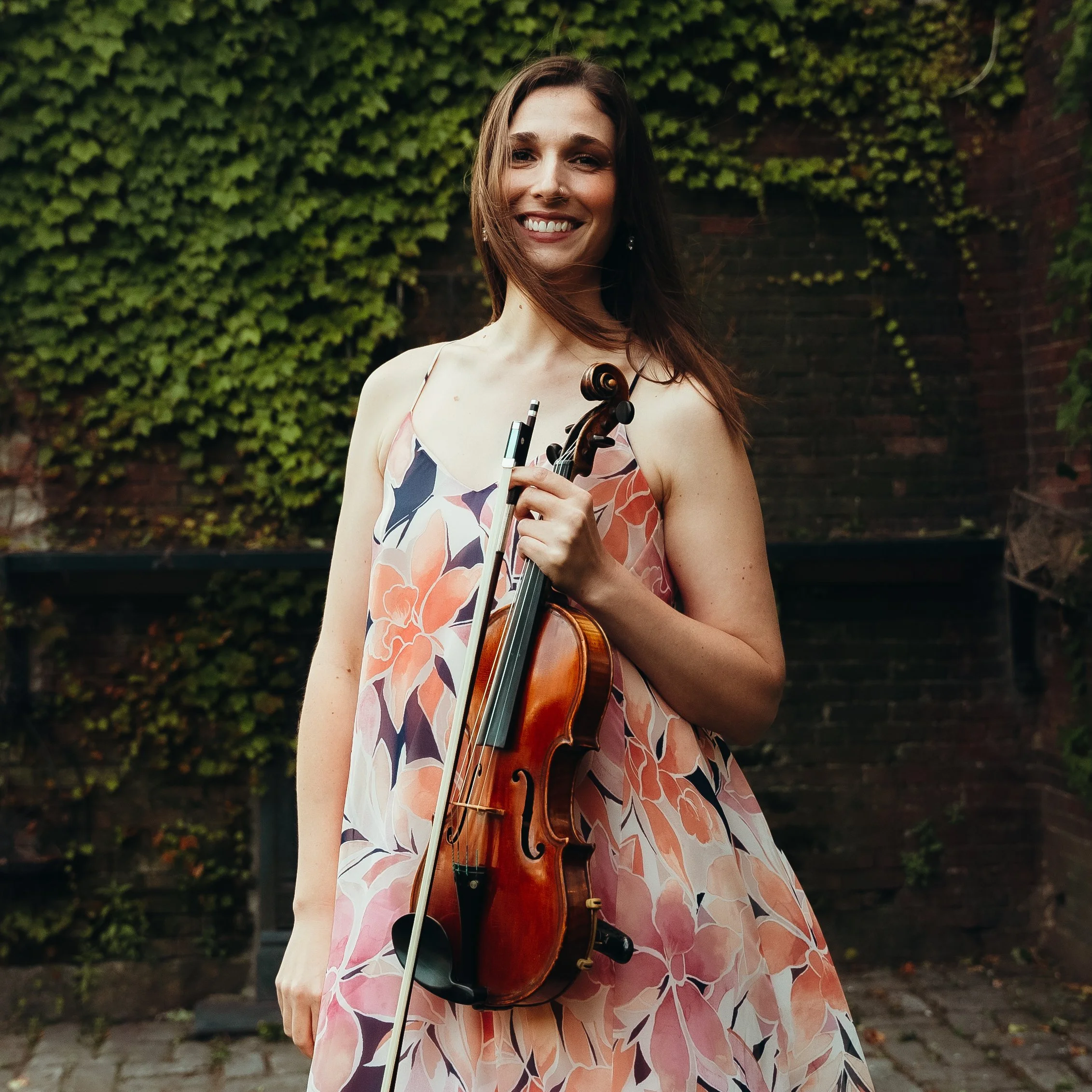 Megan, Violin
