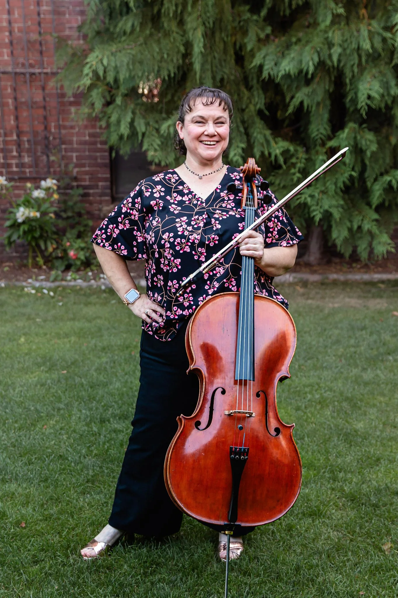 Ella, Cello