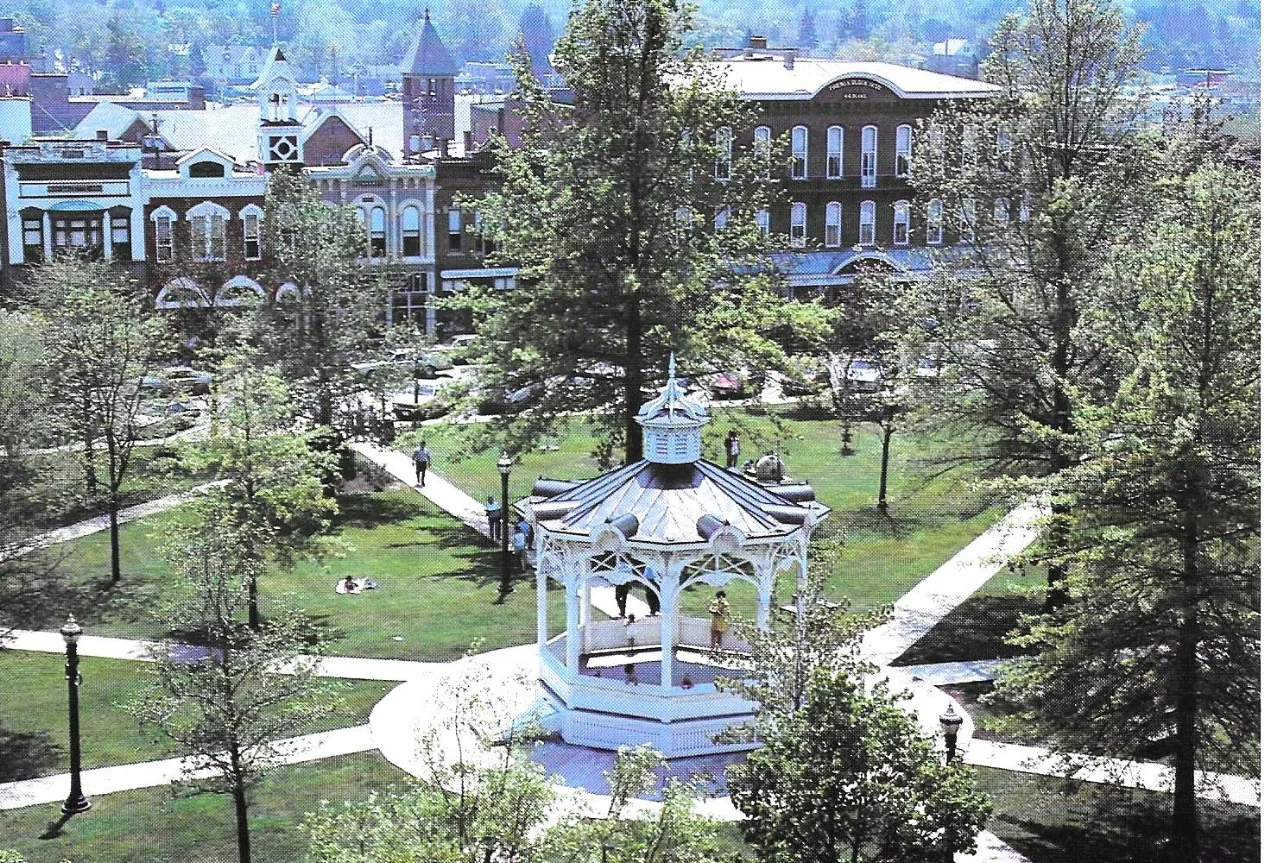 Public Square photo 1989.jpg
