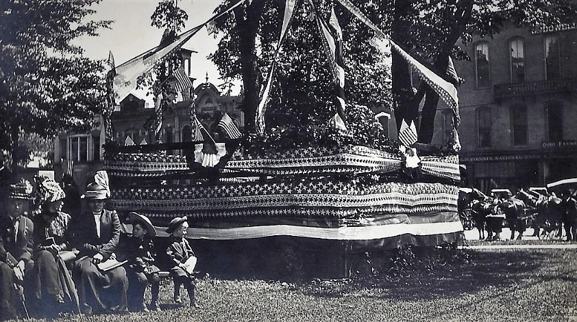 Medina Memorial Day, Public Square, c. 1910.jpg
