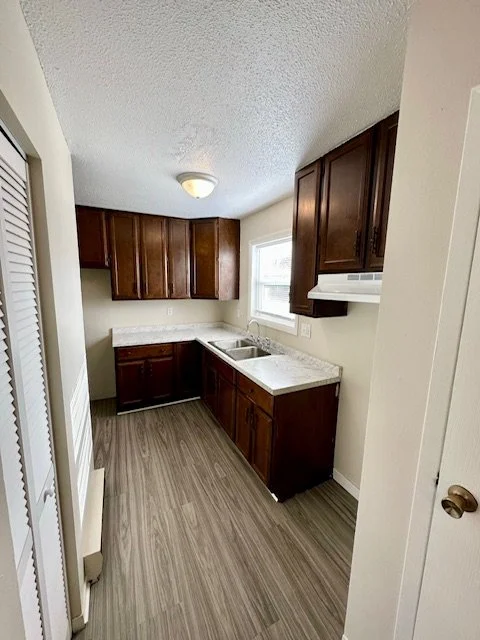 3 Kitchen.jpg