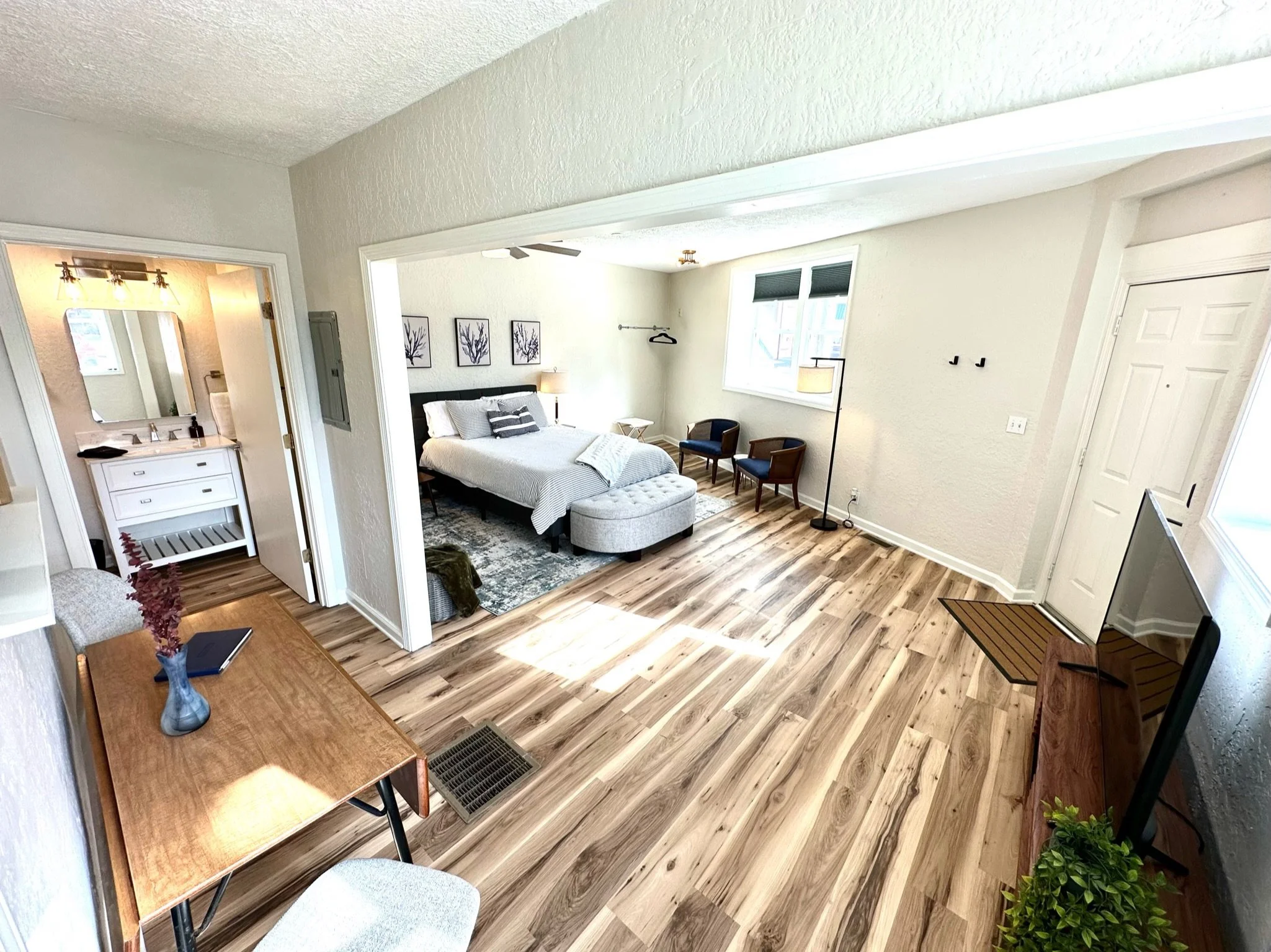 High view of bed & bath.JPG