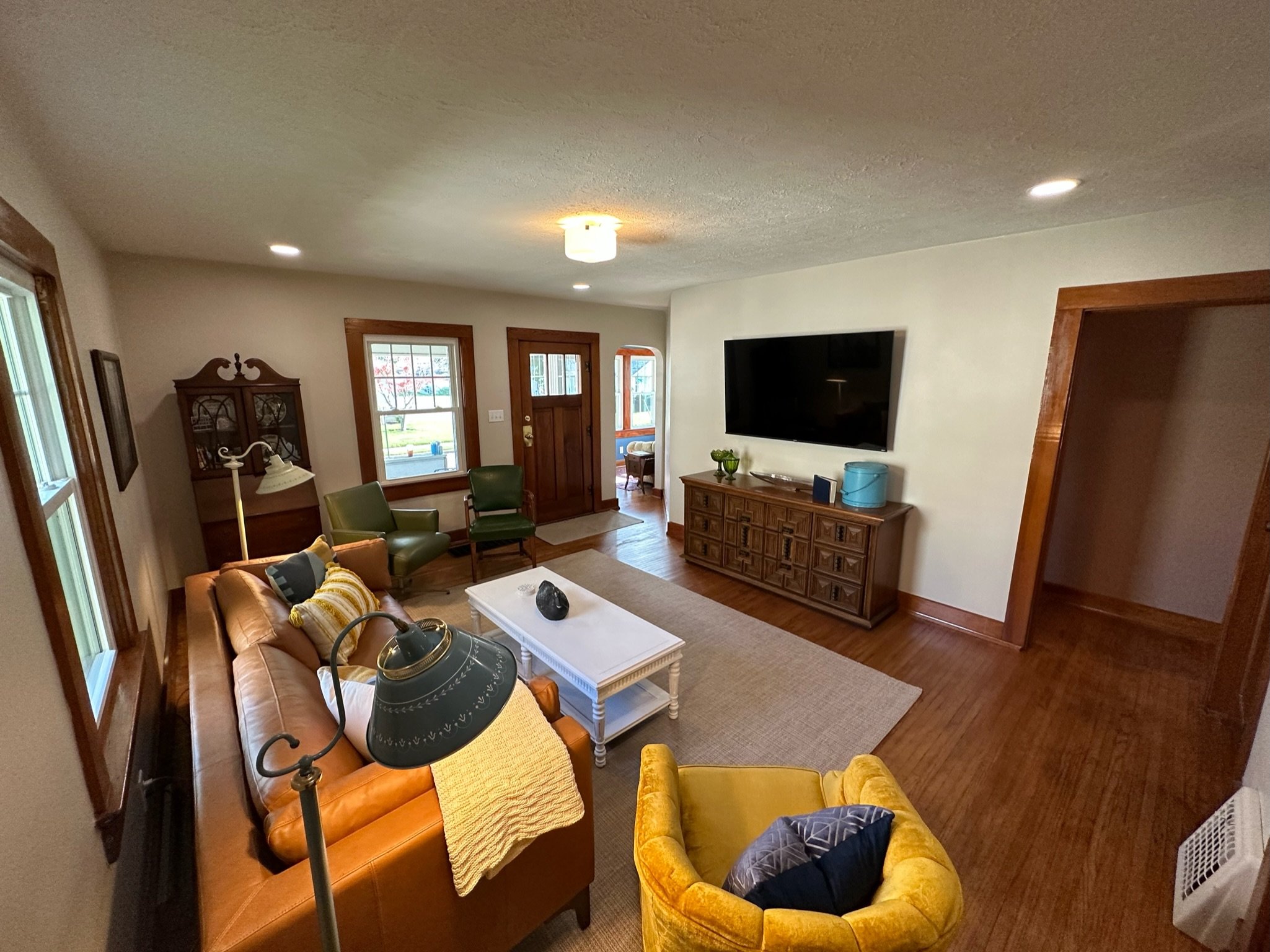 Living Room 2.JPG