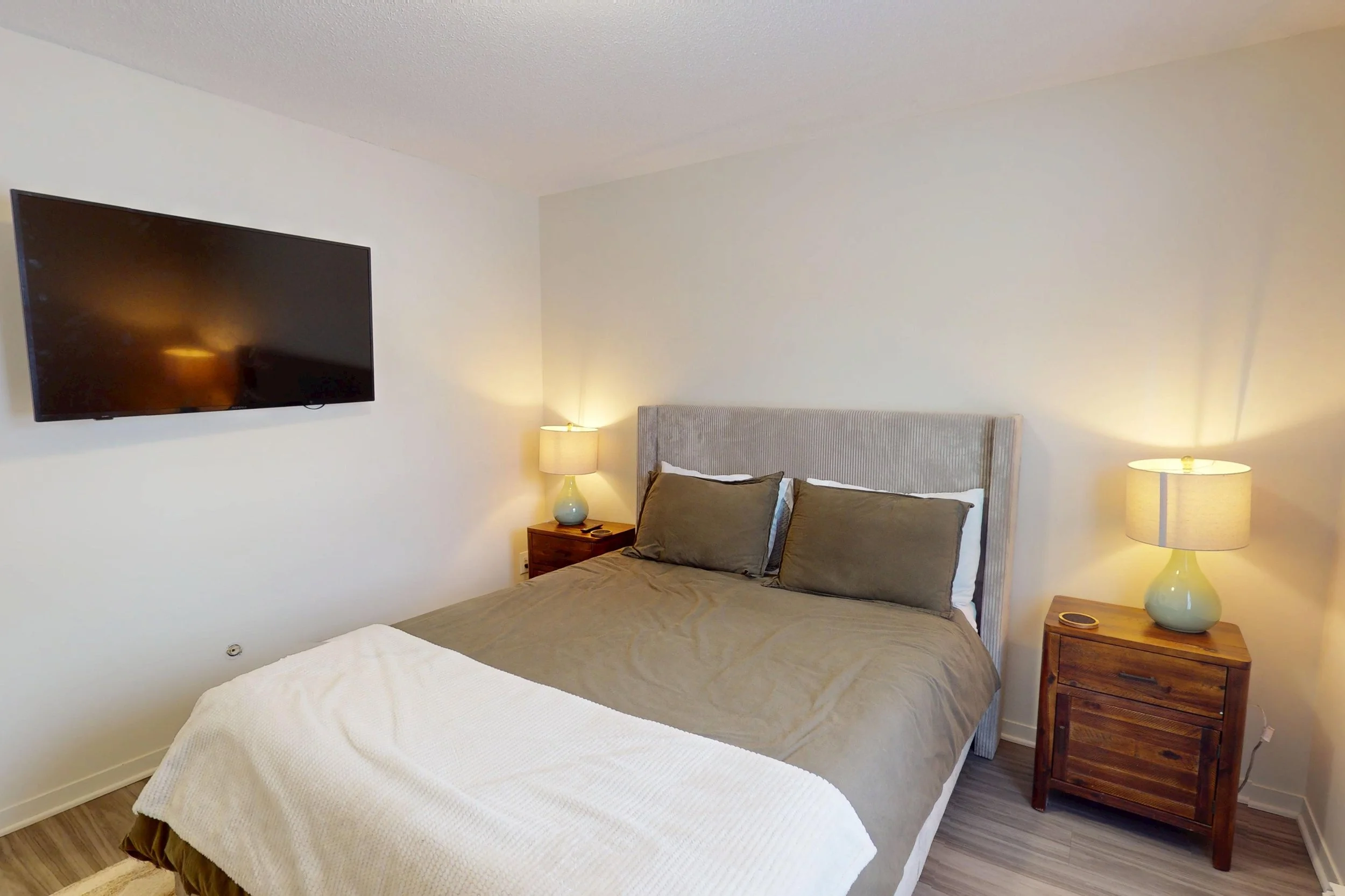 11 Bedroom.jpg