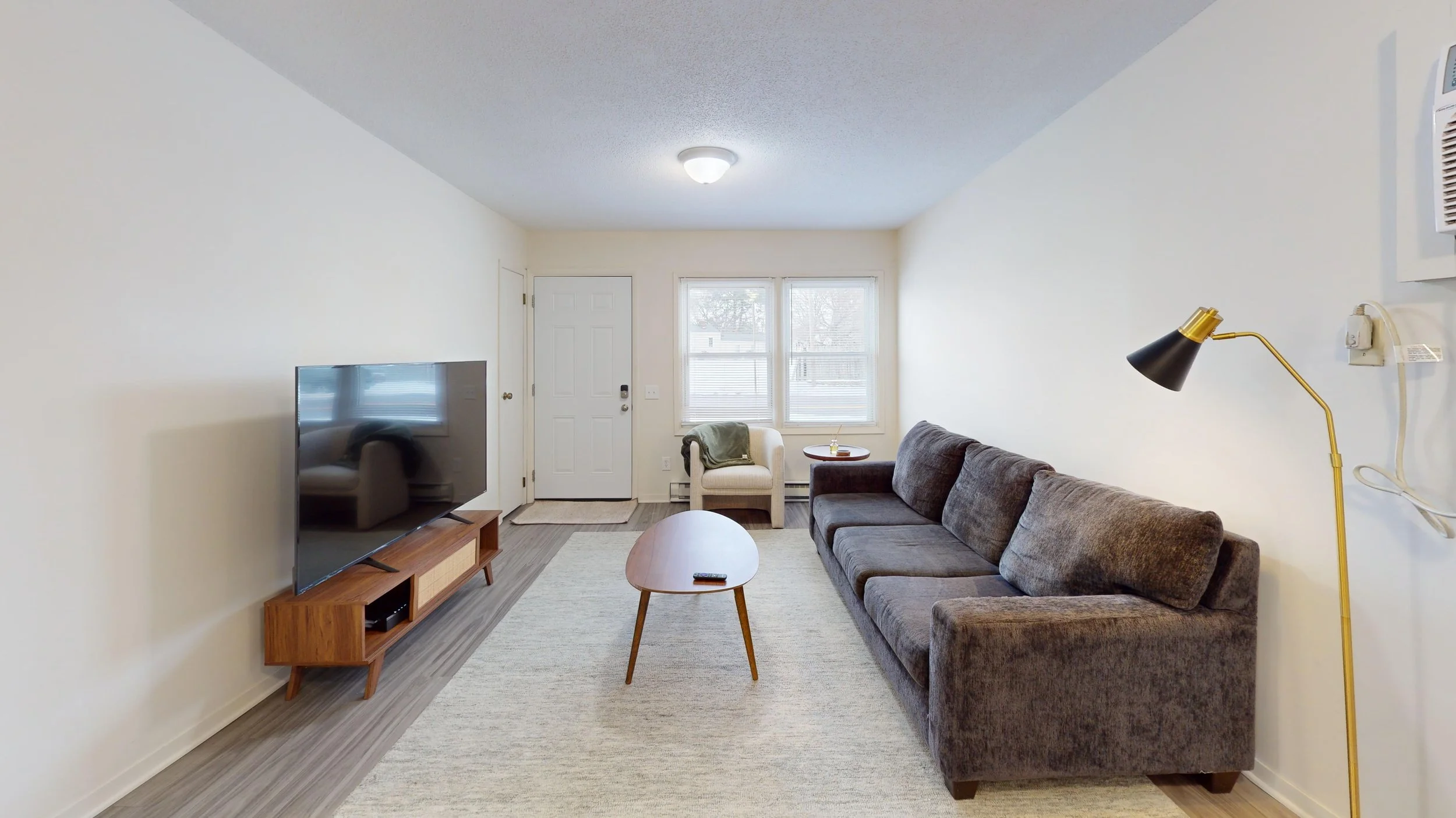 3 Living Room.jpg