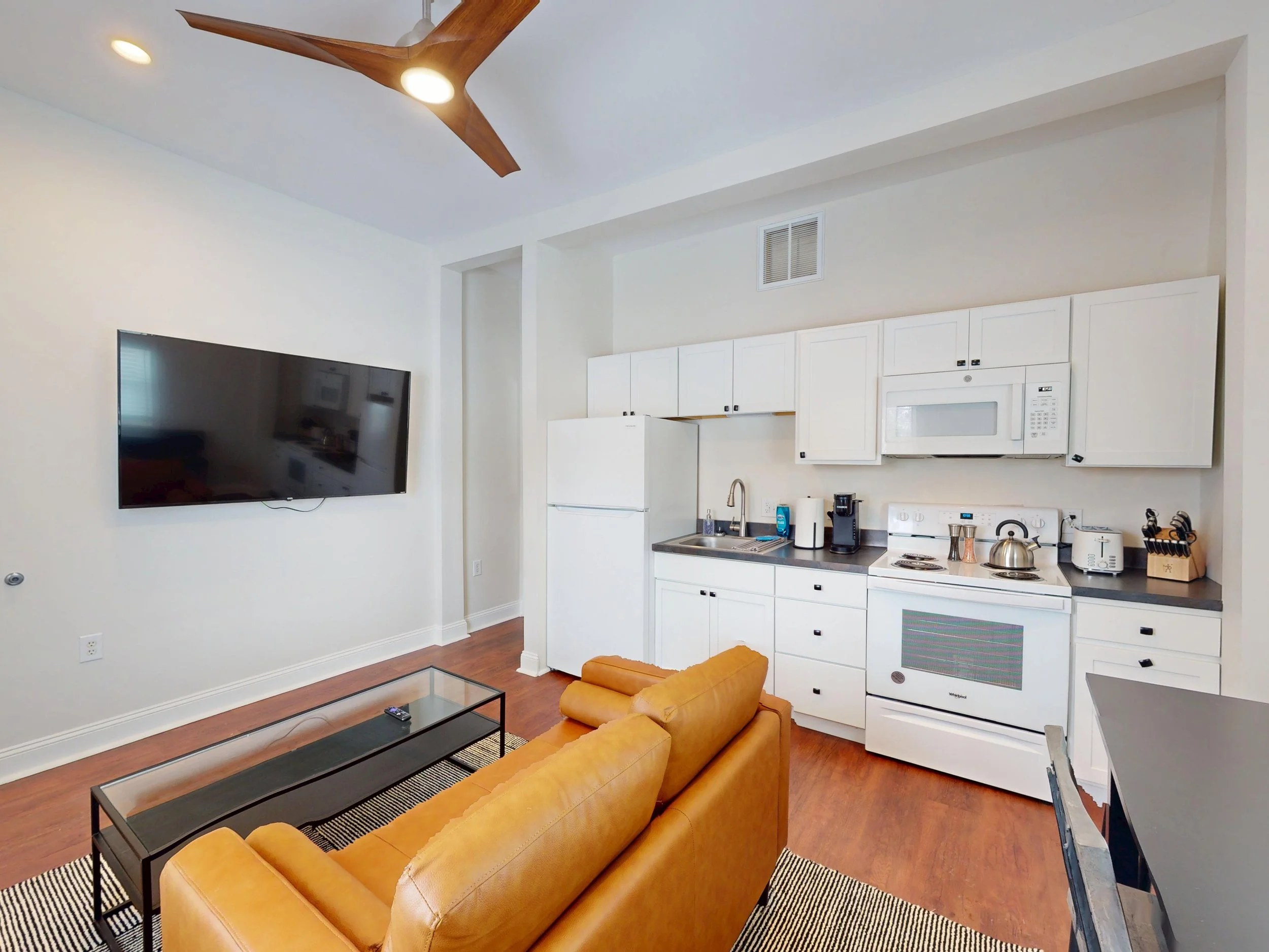 6 Living Room & Kitchen.jpg